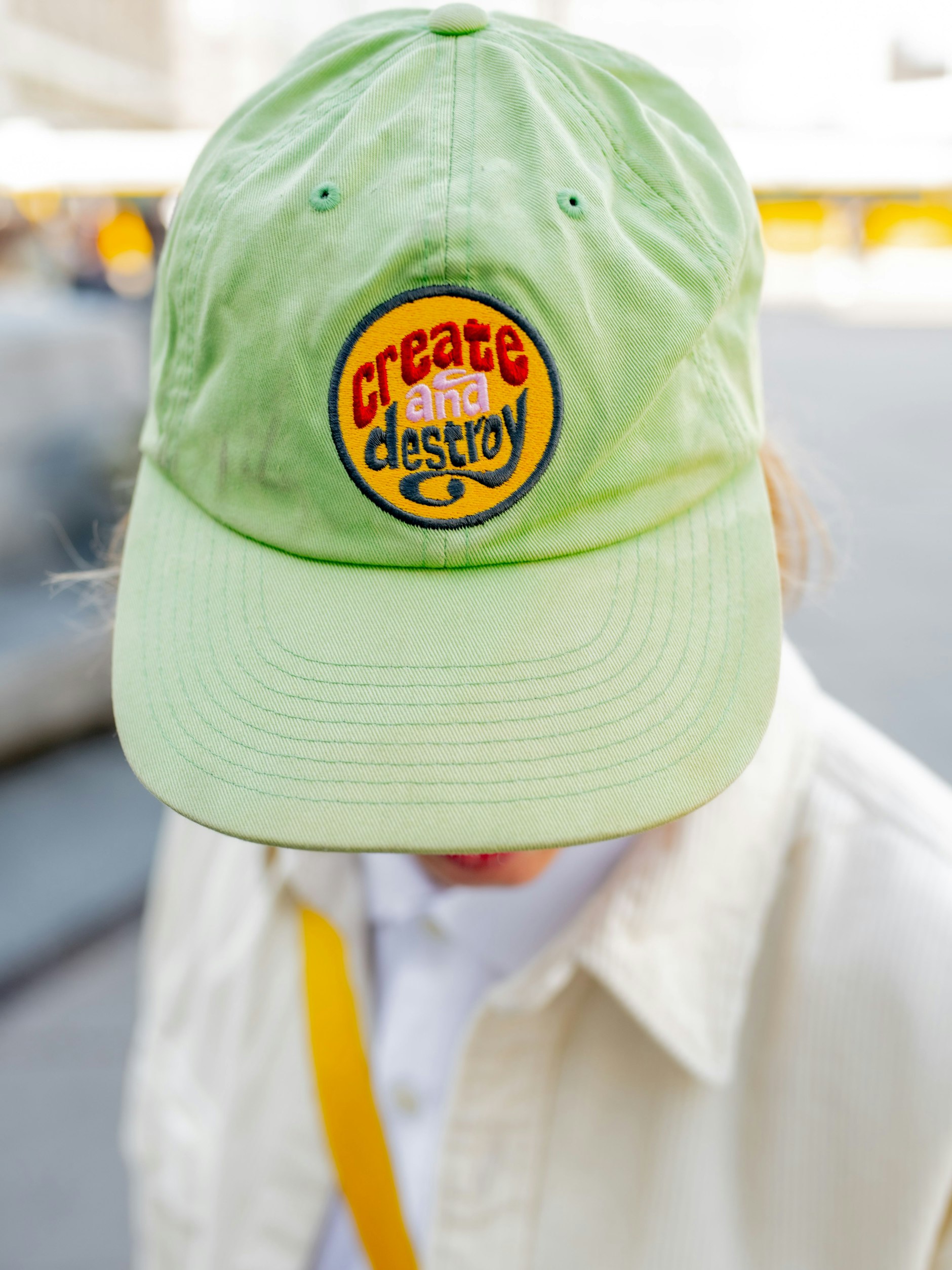 Sebas Cap ist von The Hundreds, einem Skaterlabel aus Los Angeles.