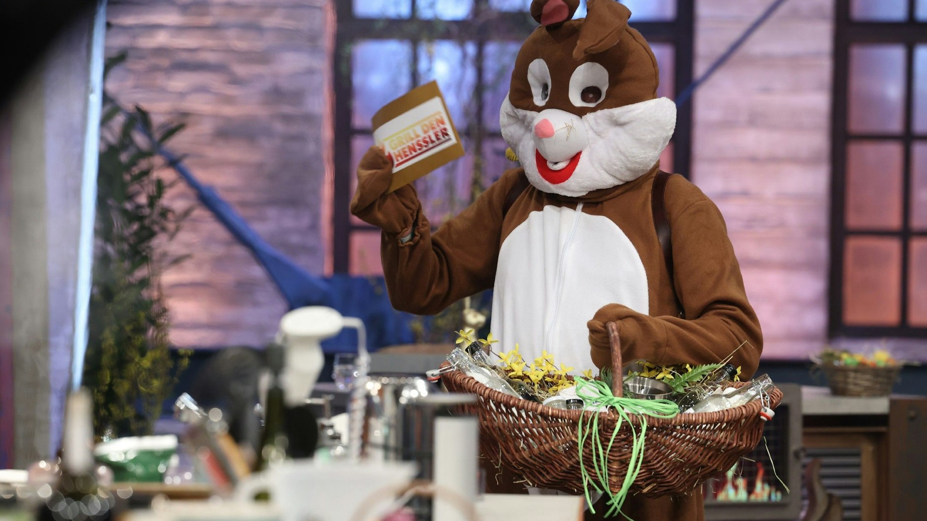 Beim Oster-Special von „Grill den Henssler“ geht es heiß her.