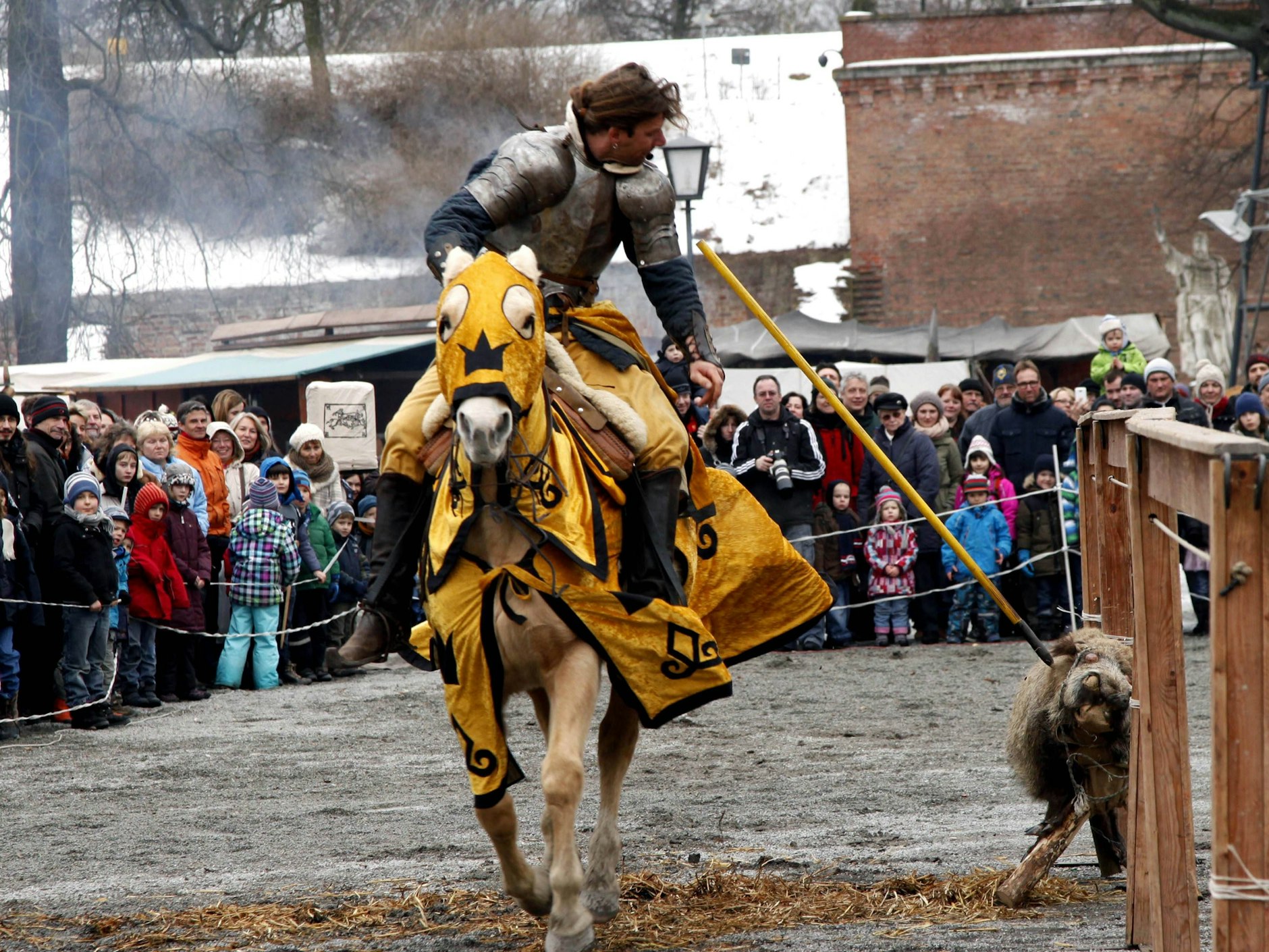 In der Spandauer Zitadelle gibt es beim Ritterfest auch Ritterkämpfe zu bestaunen.