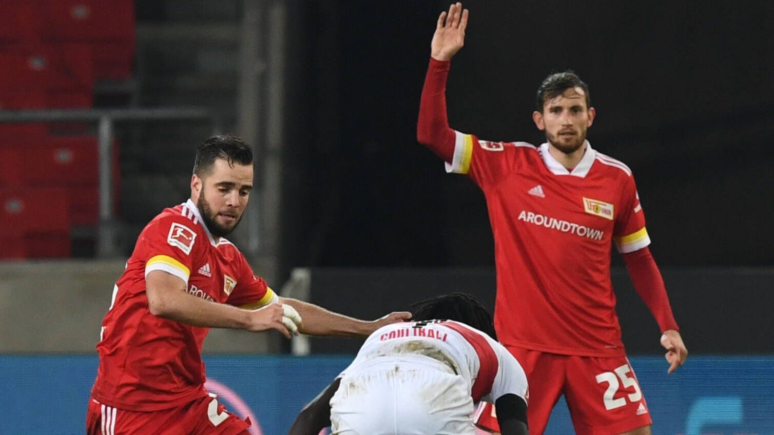 Ein seltener Anblick in den Vorjahren: Niko Gießelmann und Christopher Lenz stehen gemeinsam auf dem Feld.