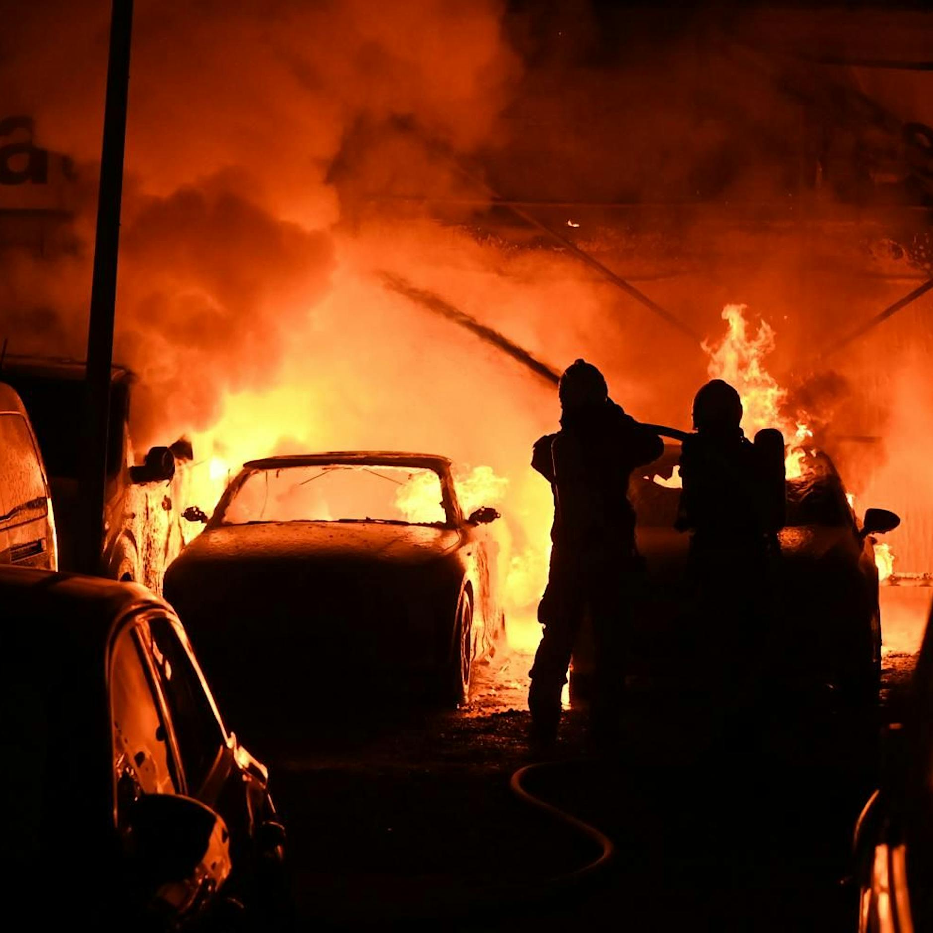 Der kriminelle Wochenrückblick: Betrunkene Polizisten und ein falscher Alarm