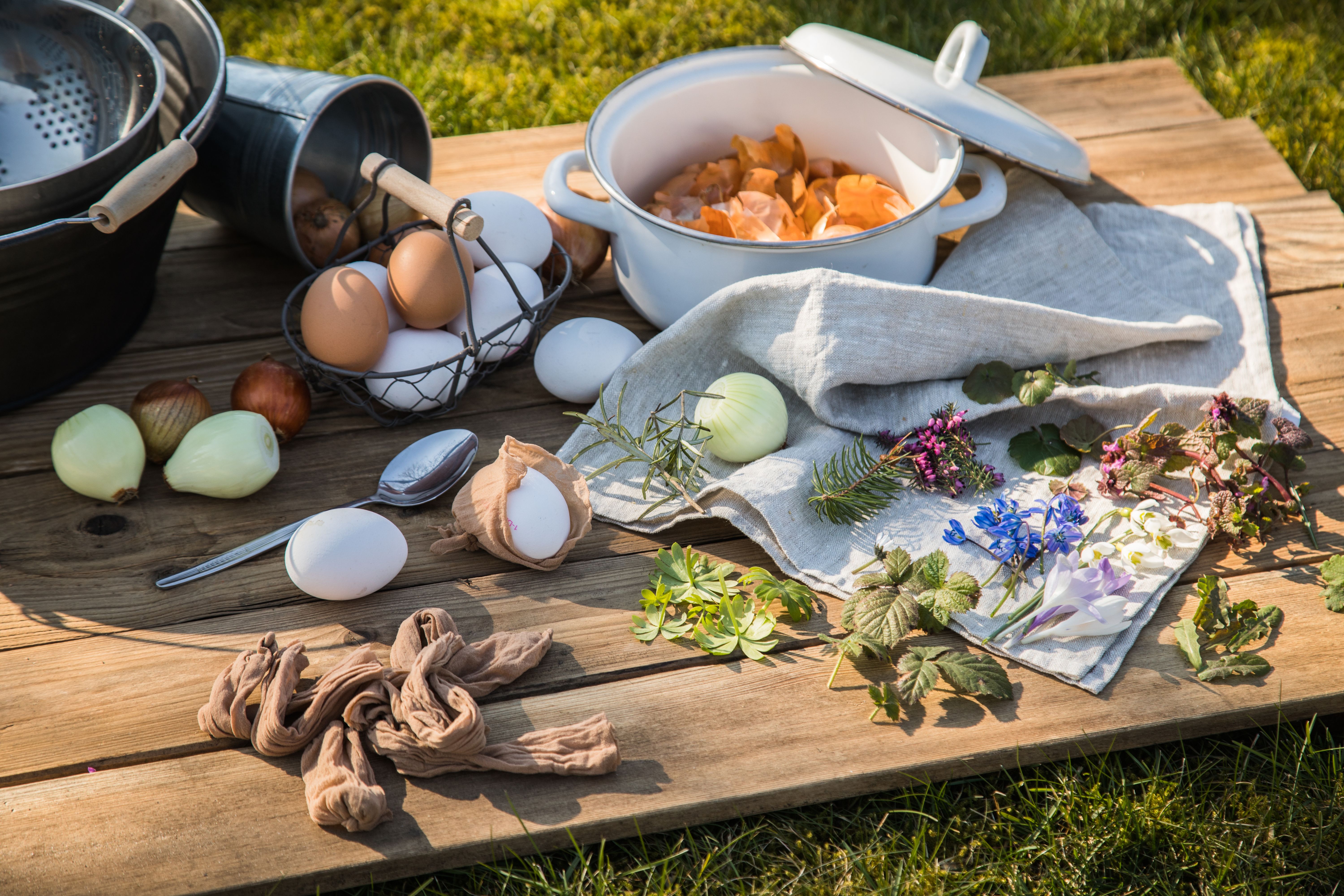 Image - SO färben Sie Ostereier mit Naturfarben: alle Tricks und Tipps fürs Osterfest