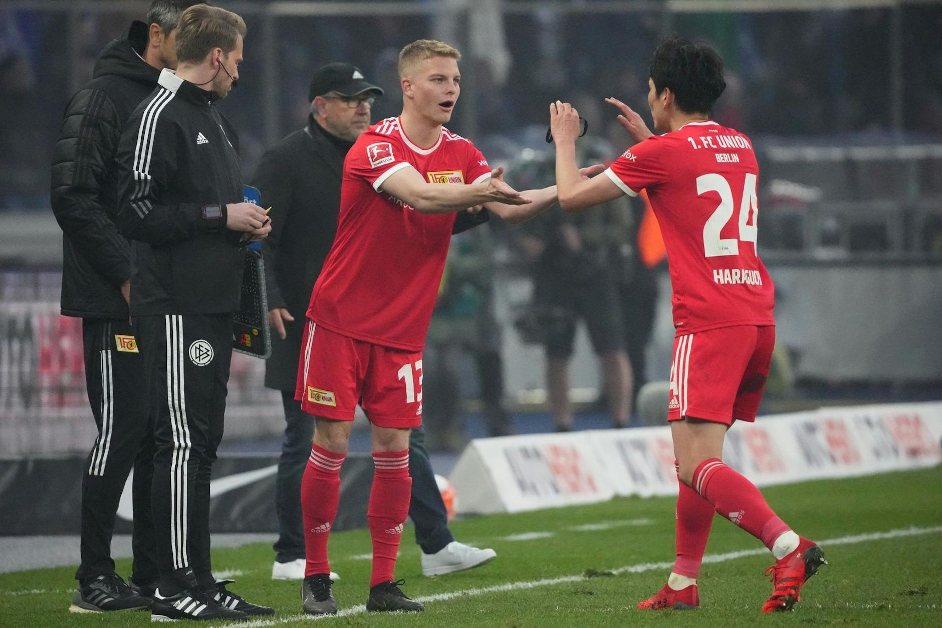András Schäfer (l.) wird von Union-Trainer Urs Fischer immer öfter aufs Feld geschickt.