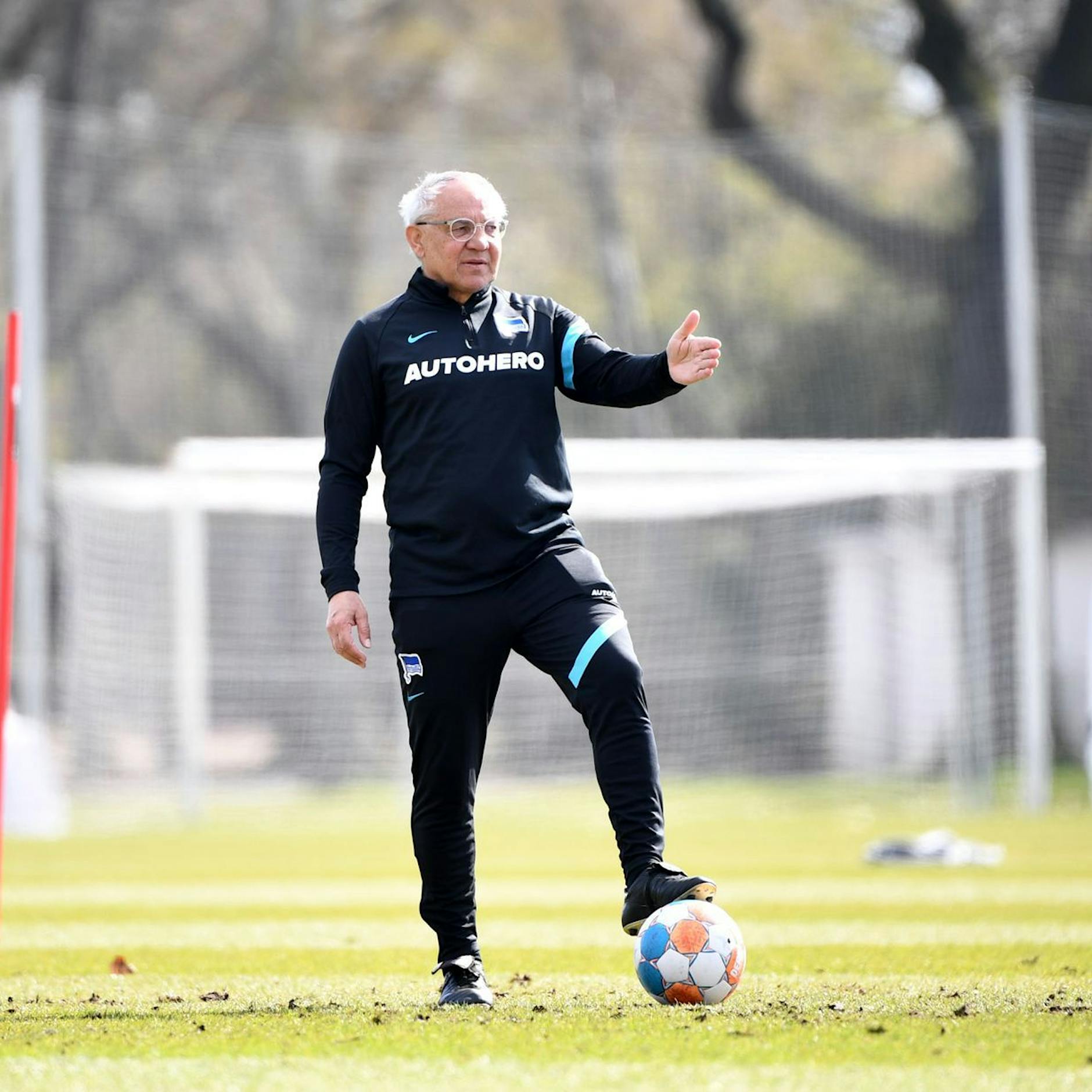 Psychokniff oder Eigentor? Hertha-Trainer Felix Magath provoziert Gegner Augsburg