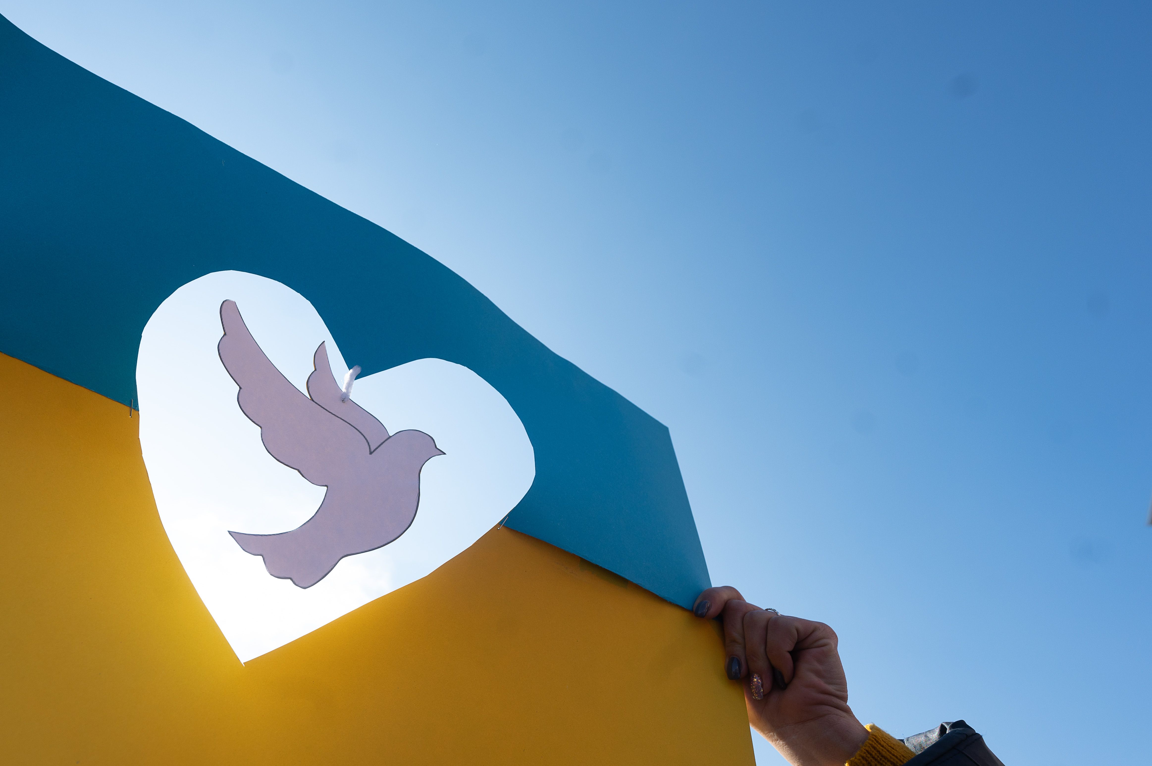 Laura von Wimmersperg marschiert trotzdem wieder