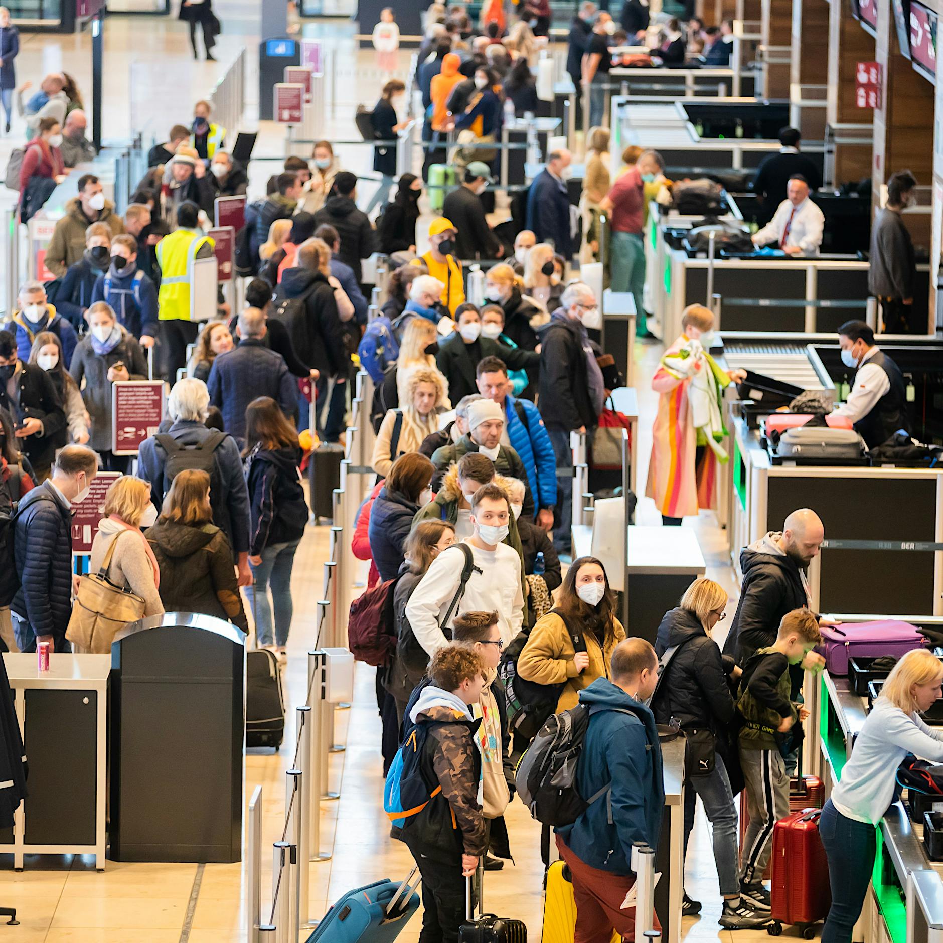 Oster-Reisen: Flughafen BER erwartet heute 70.000 Passagiere