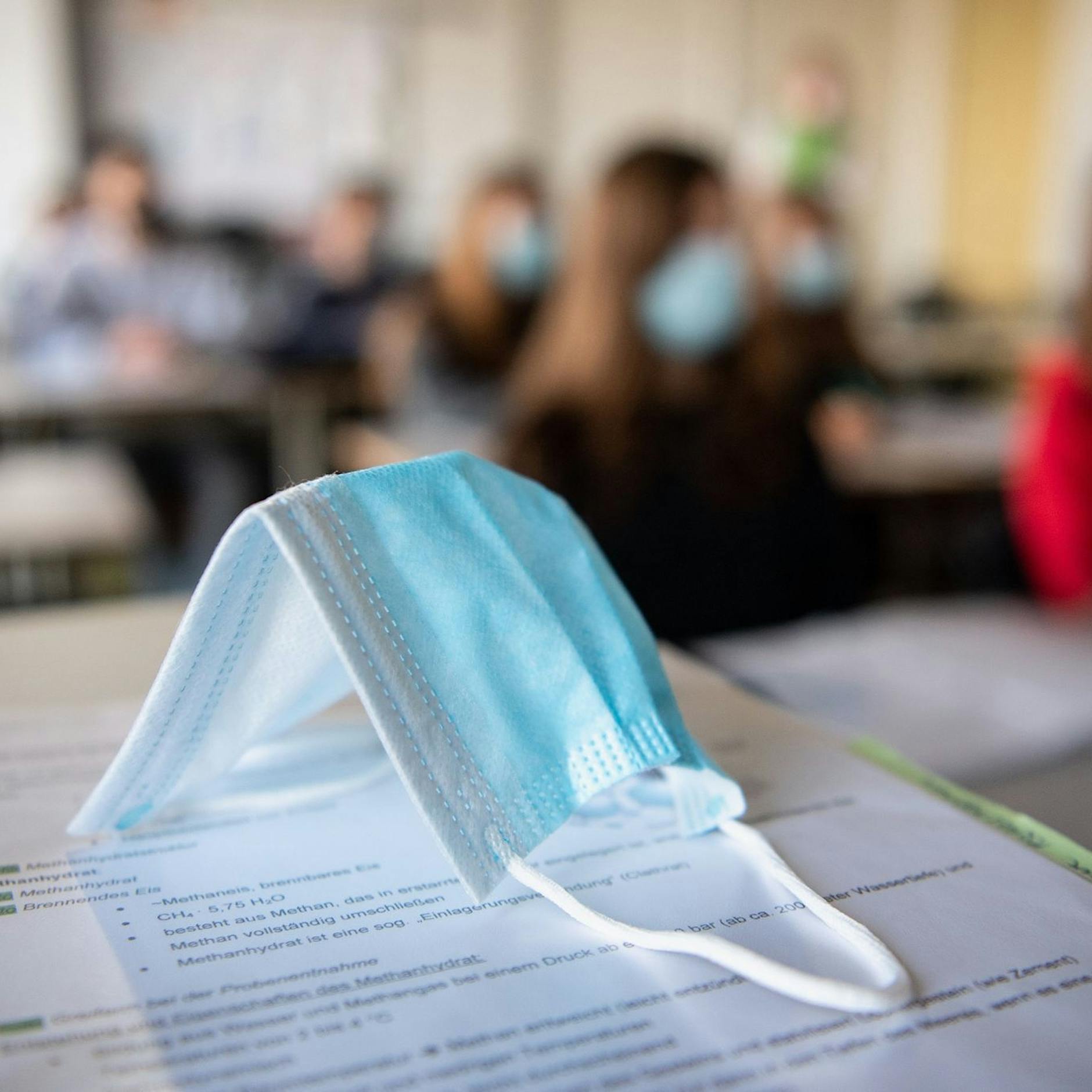 YouGov-Umfrage: Mehrheit trägt weiter Maske