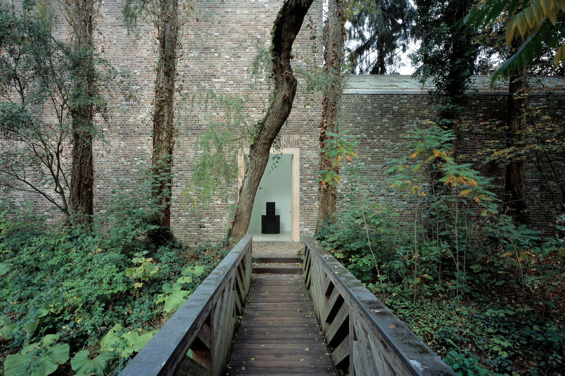 „Gärtnern, als ob nicht gegärtnert wird“: das Grün rund um das Museum Insel&nbsp;Hombroich.