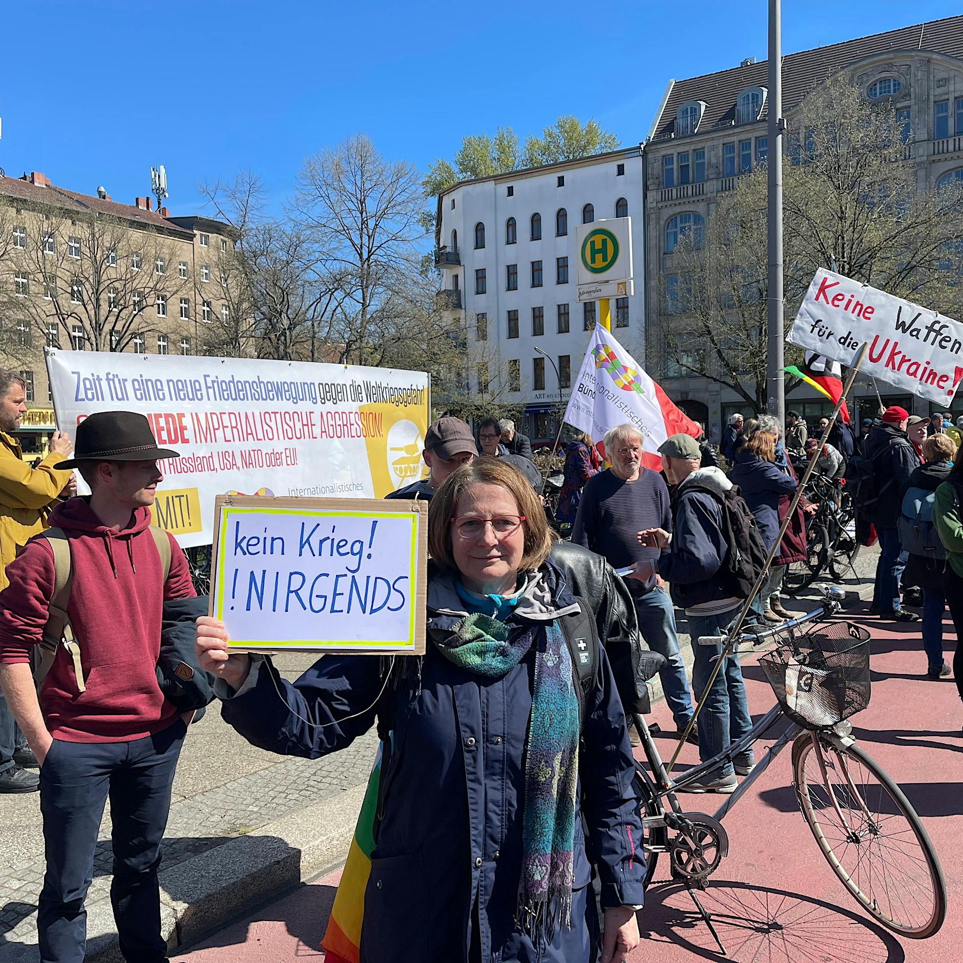 Ostermärsche in Berlin: „Warum ist Putinversteher plötzlich ein Schimpfwort?“