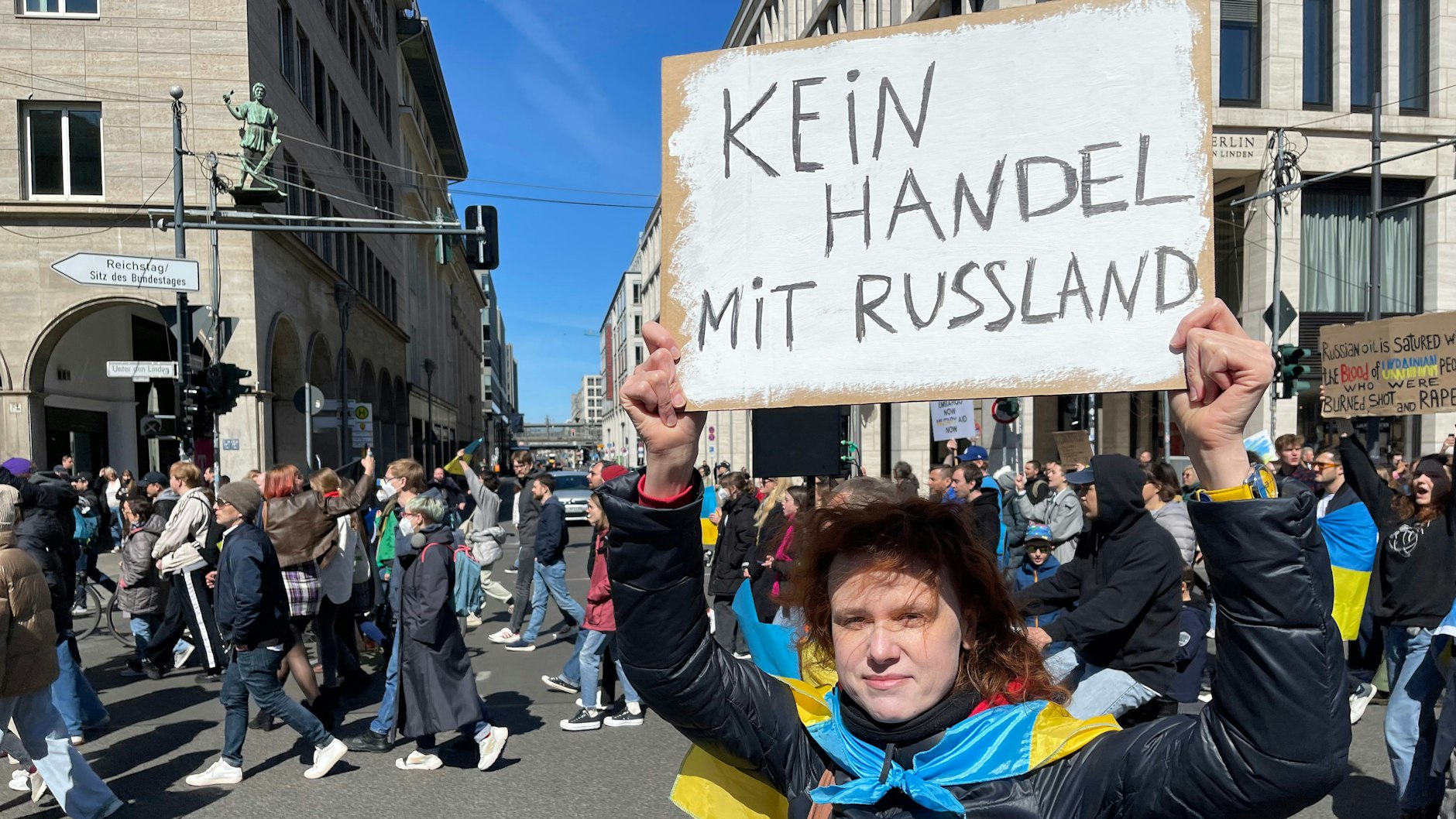 Ganna Biotsova auf dem zweiten Ostermarsch in Mitte