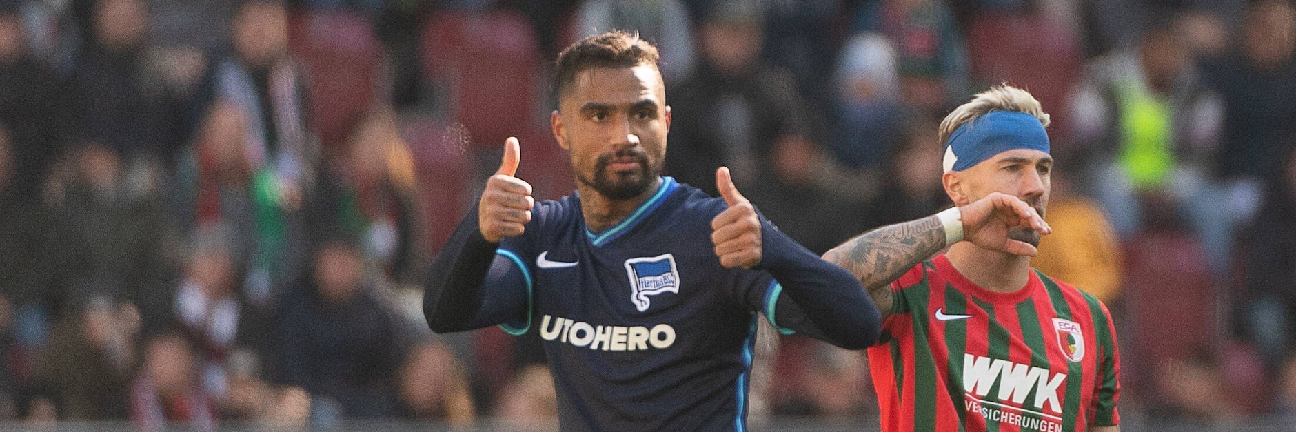 Beide Daumen hoch: Herthas Prince Boateng spielte beim 1:0-Sieg in Augsburg endlich stark auf.