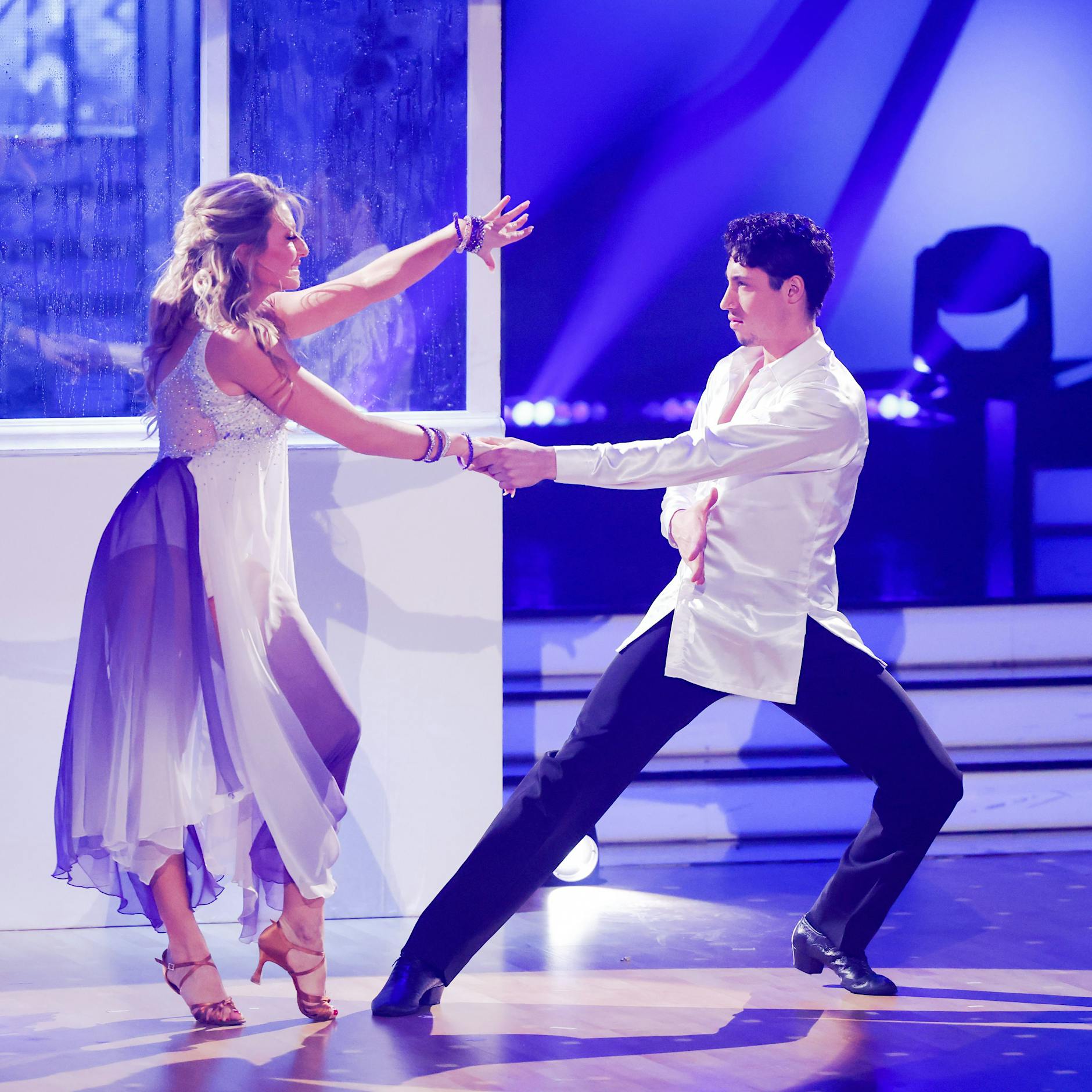 Mega-Schock zu Ostern: „Let’s Dance“-Star bricht sich das Sprunggelenk – Karriere-Aus?