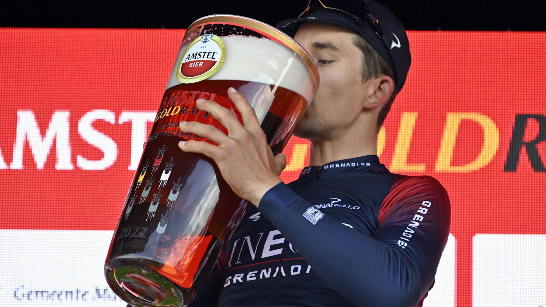 Der Sportler Michal Kwiatkowski mag es auch: Bier.