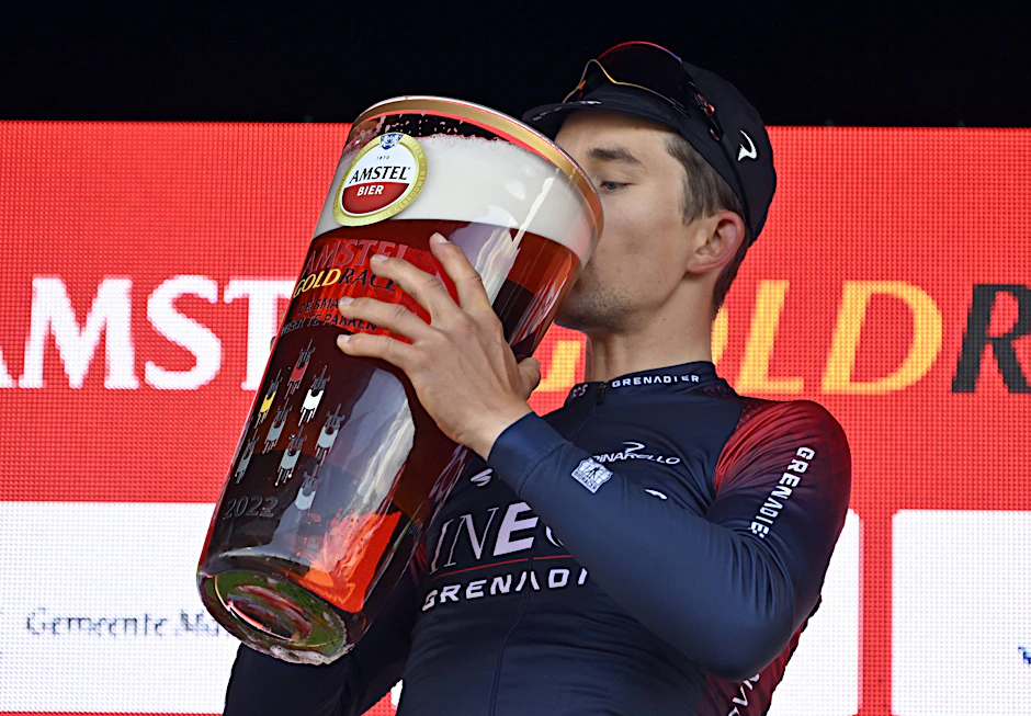 Der Sportler Michal Kwiatkowski mag es auch: Bier.