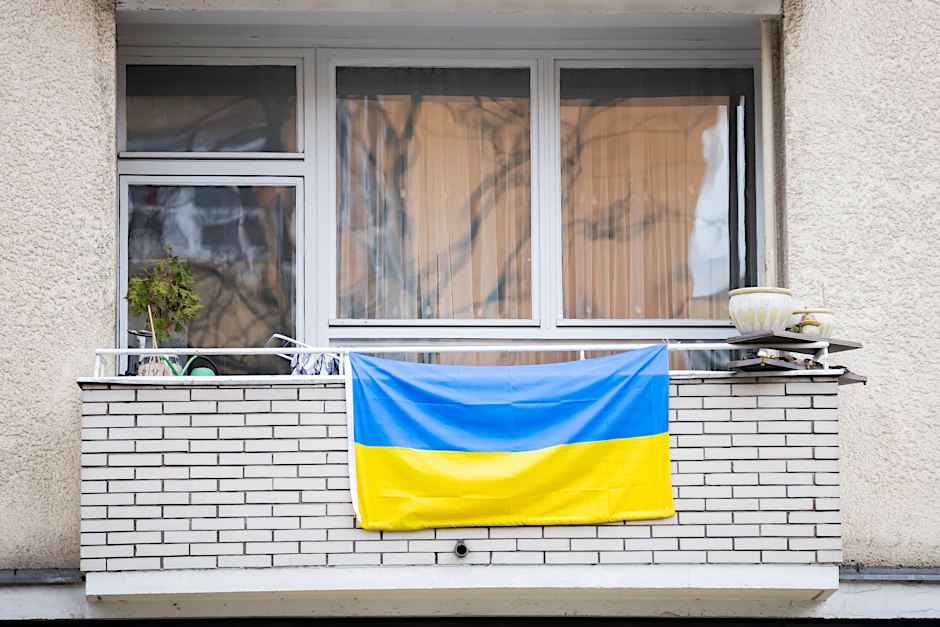 Angreifer fühlen sich von ukrainischen Flaggen provoziert.