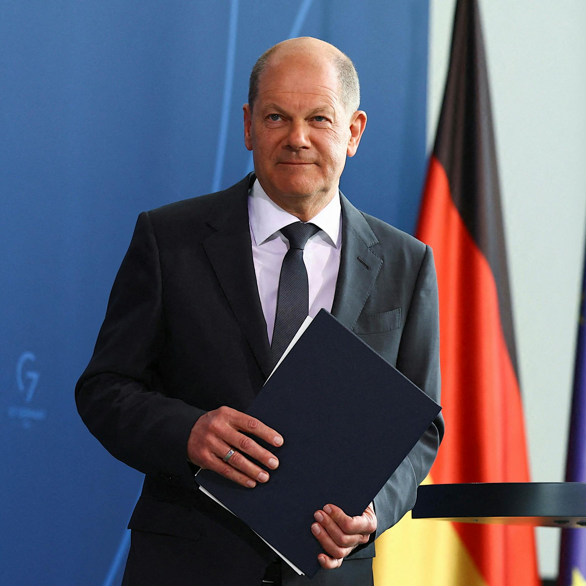 Schwere Waffen für die Ukraine? Olaf Scholz laviert weiter