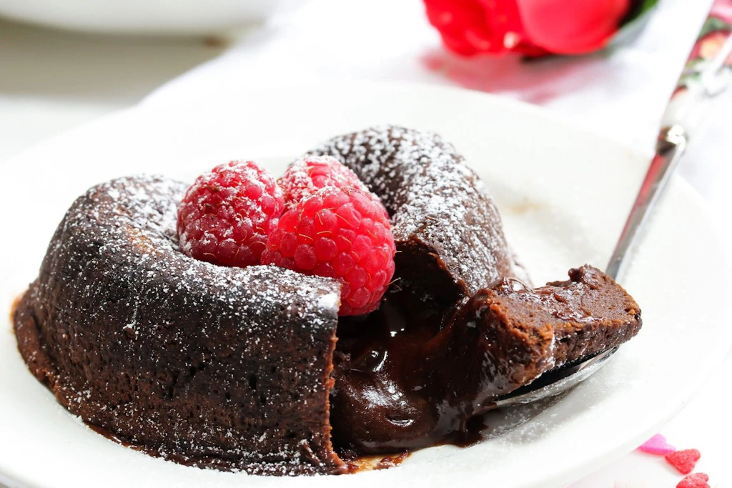 Geniales Rezept: Dieser cremige Schoko-Lava-Kuchen zergeht im Mund – und so wird er gemacht!