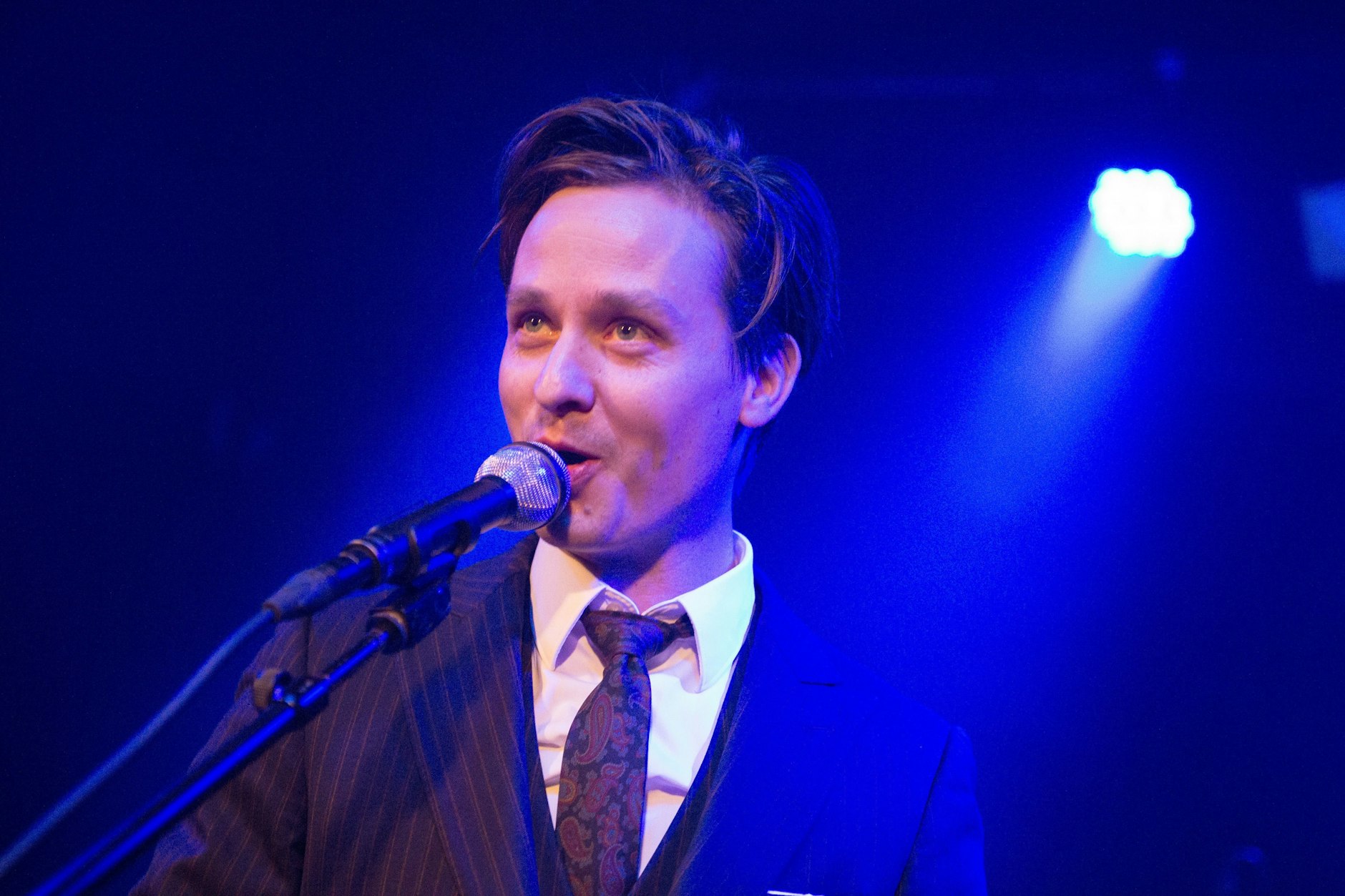 Der Schauspieler Tom Schilling ist auch Musiker und Sänger.