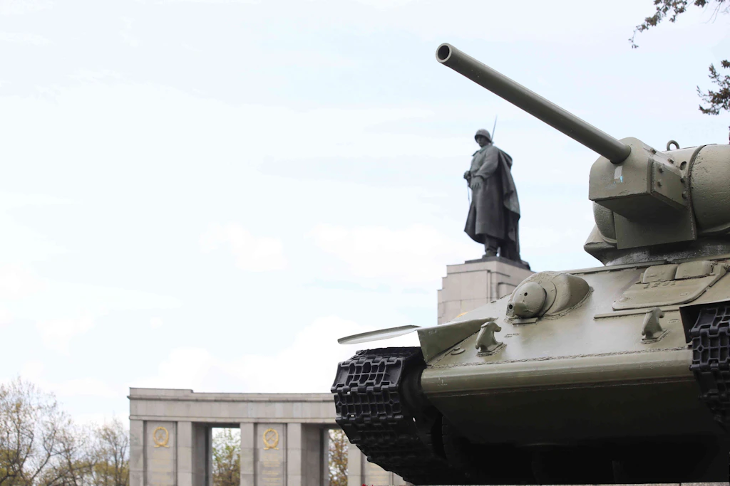 Das Militärische: Panzer und Haubitzen im Großen Tiergarten