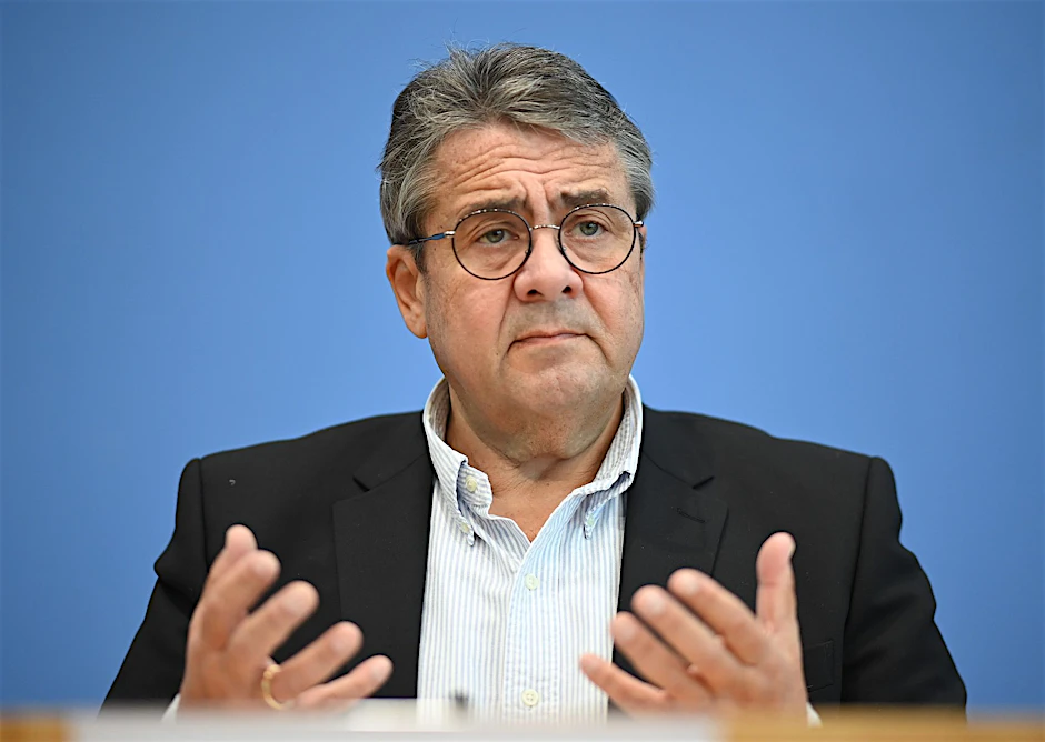 Der ehemalige SPD-Vorsitzende Sigmar Gabriel während einer Pressekonferenz