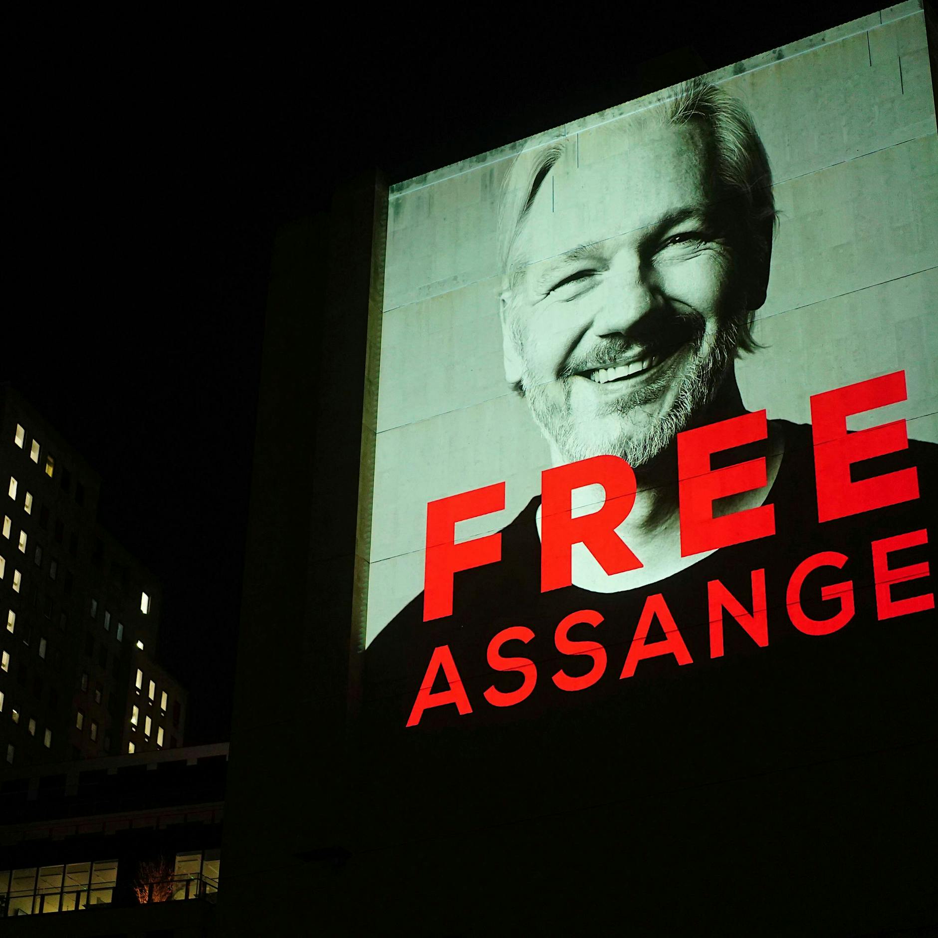 Bittere Entscheidung für Wikileaks-Gründer Julian Assange: Britisches Gericht erlaubt Auslieferung an die USA!