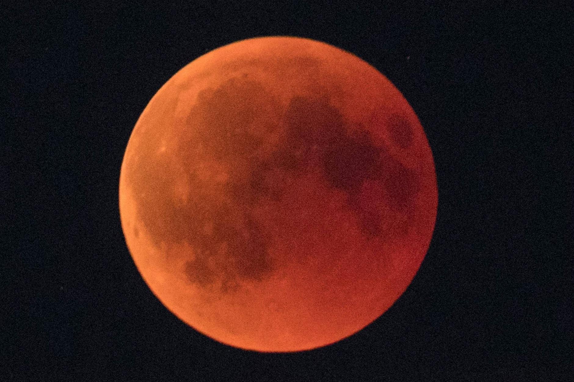 Am 16. Mai gibt es eine totale Mondfinsternis. Der rote Blutmond ist allerdings nur in Amerika zu sehen.