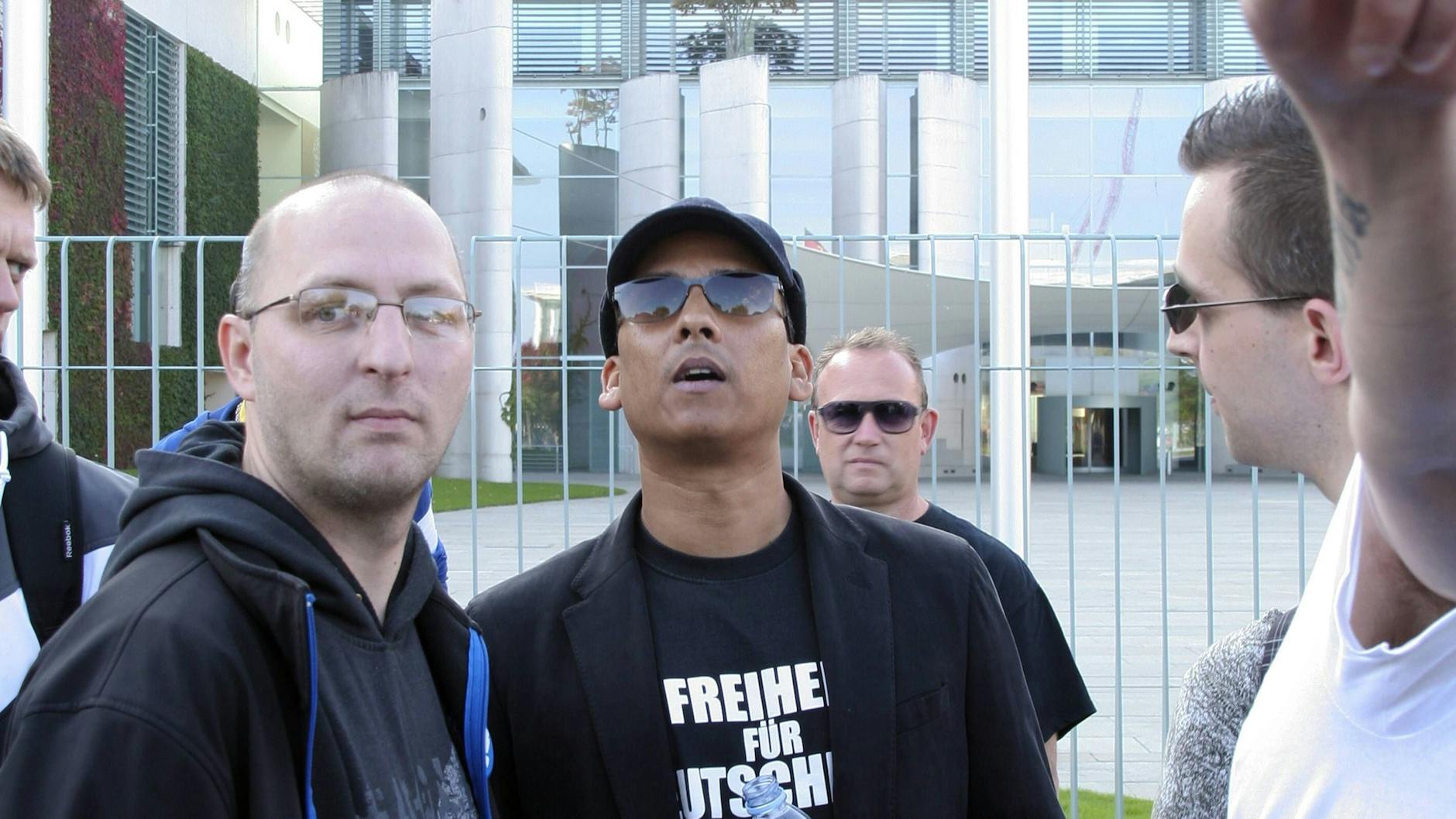 Xavier Naidoo hielt bereits im Jahr 2014 bei einer Reichsbürger-Veranstaltung vor dem Kanzleramt eine Rede.