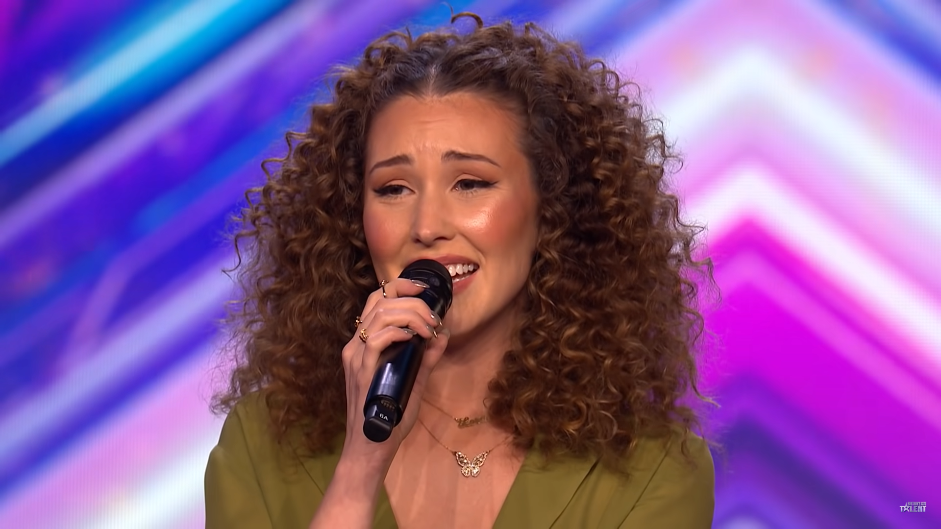 Image - MIT VIDEO! Unfassbarer Moment beim englischen „Supertalent“! Diese Sängerin ist weltberühmt – und trotzdem kennt sie niemand…