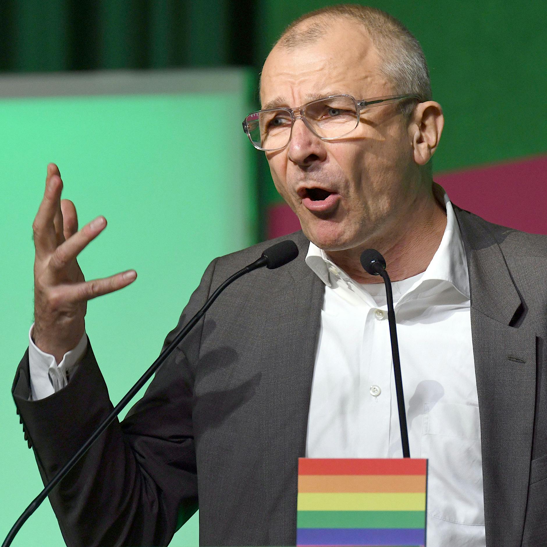 Schwesigs „Klimastiftung“: Volker Beck erstattet Strafanzeige