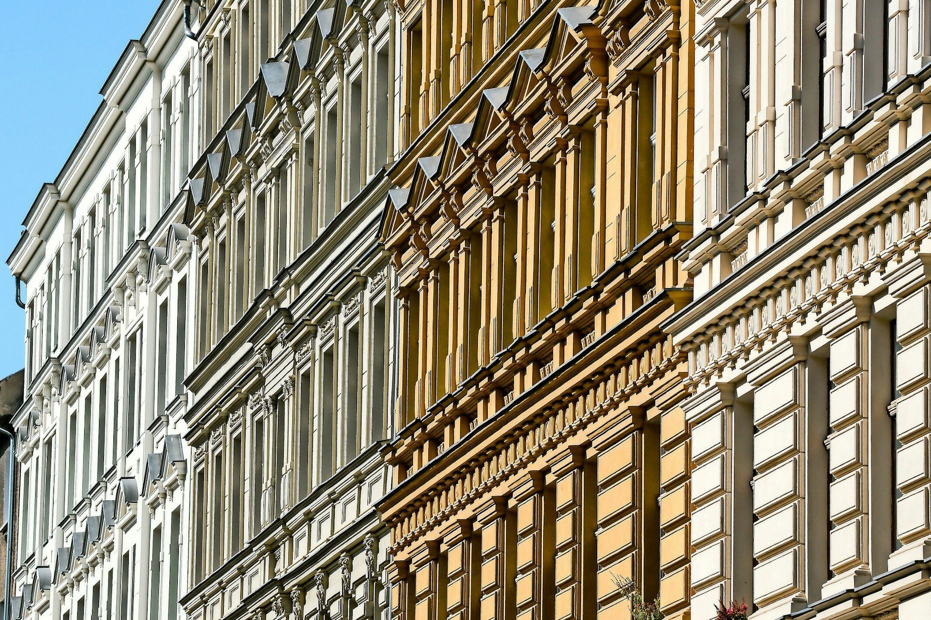 Altbauten in Berlin: In teuren Lagen wird die Grundsteuer steigen, in weniger teuren sinken.