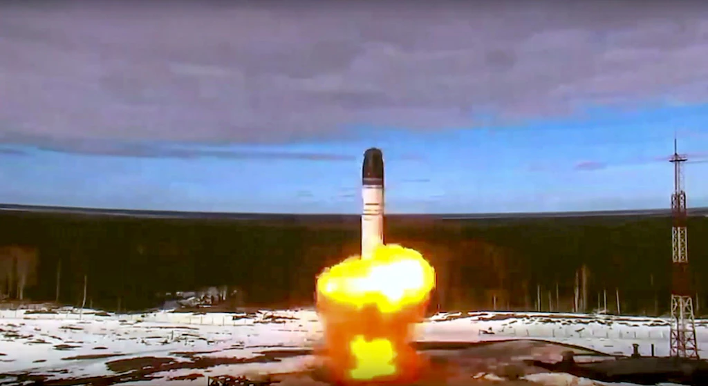Das Säbelrasseln Russlands geht weiter: Jetzt droht Putin dem Westen mit neuer Atomrakete „Satan 2“!