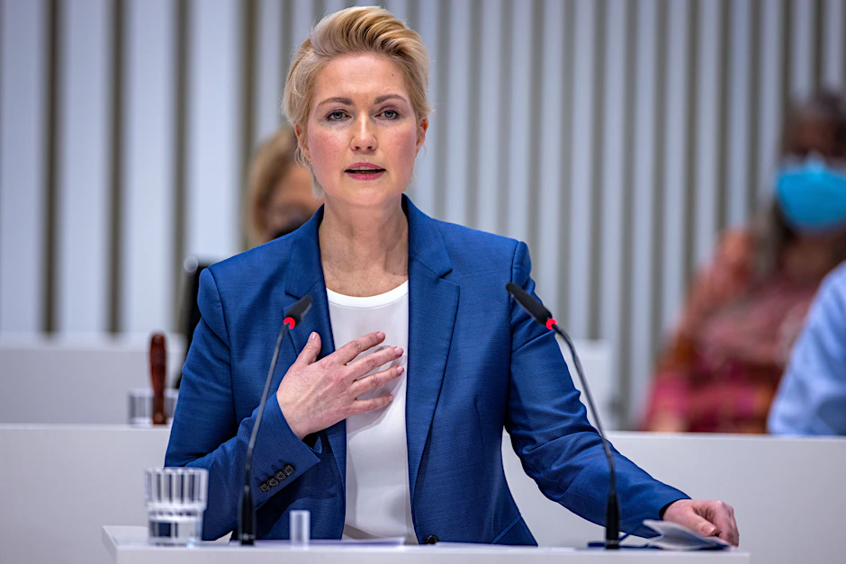 Manuela Schwesig (SPD), Ministerpräsidentin von Mecklenburg-Vorpommern, im Landtag von Schwerin.