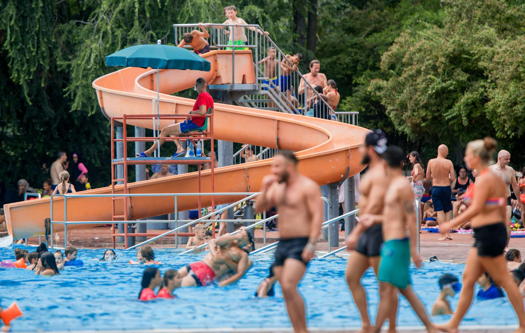 Freibäder in Berlin: 50 Rettungsschwimmer dringend gesucht