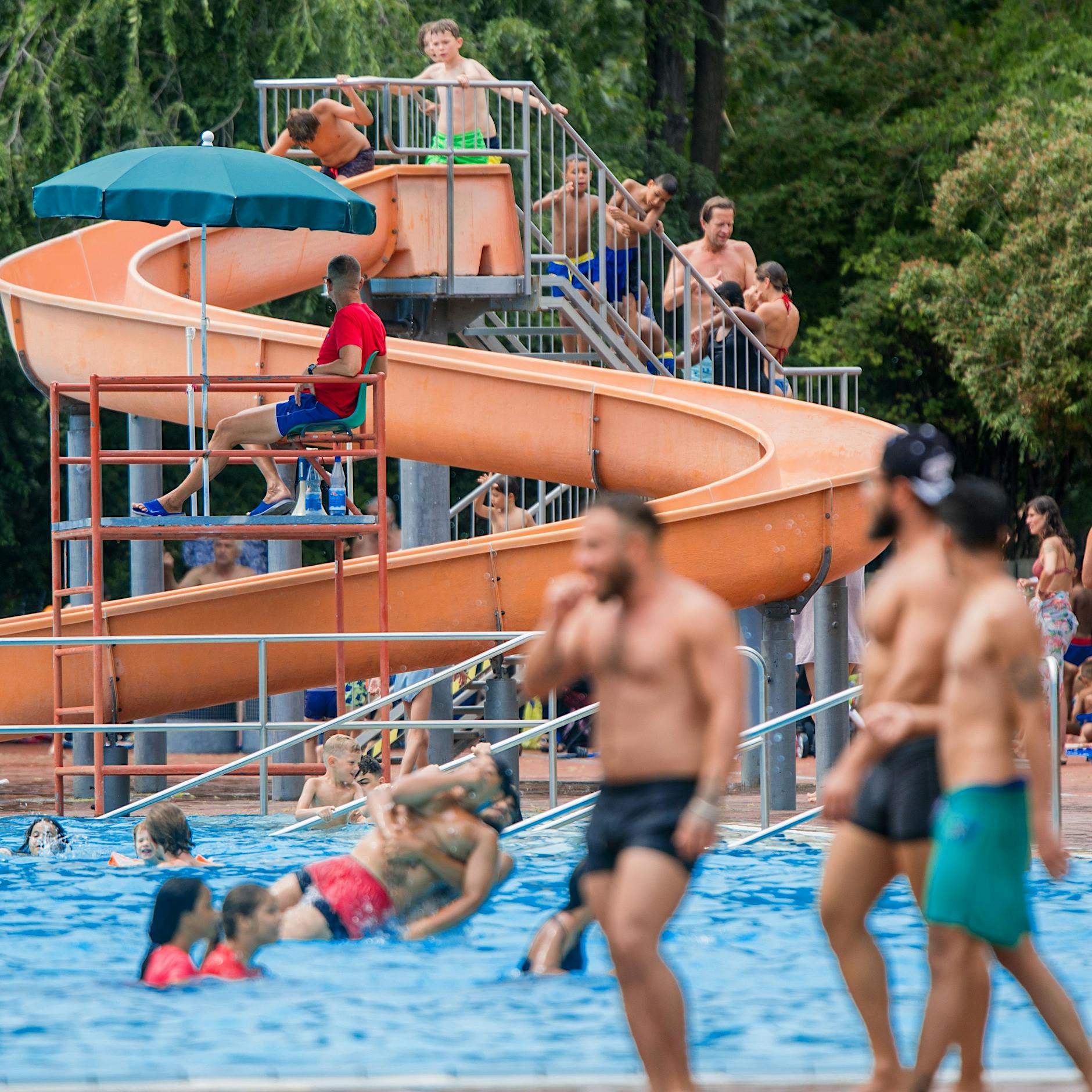 Freibäder in Berlin: 50 Rettungsschwimmer dringend gesucht