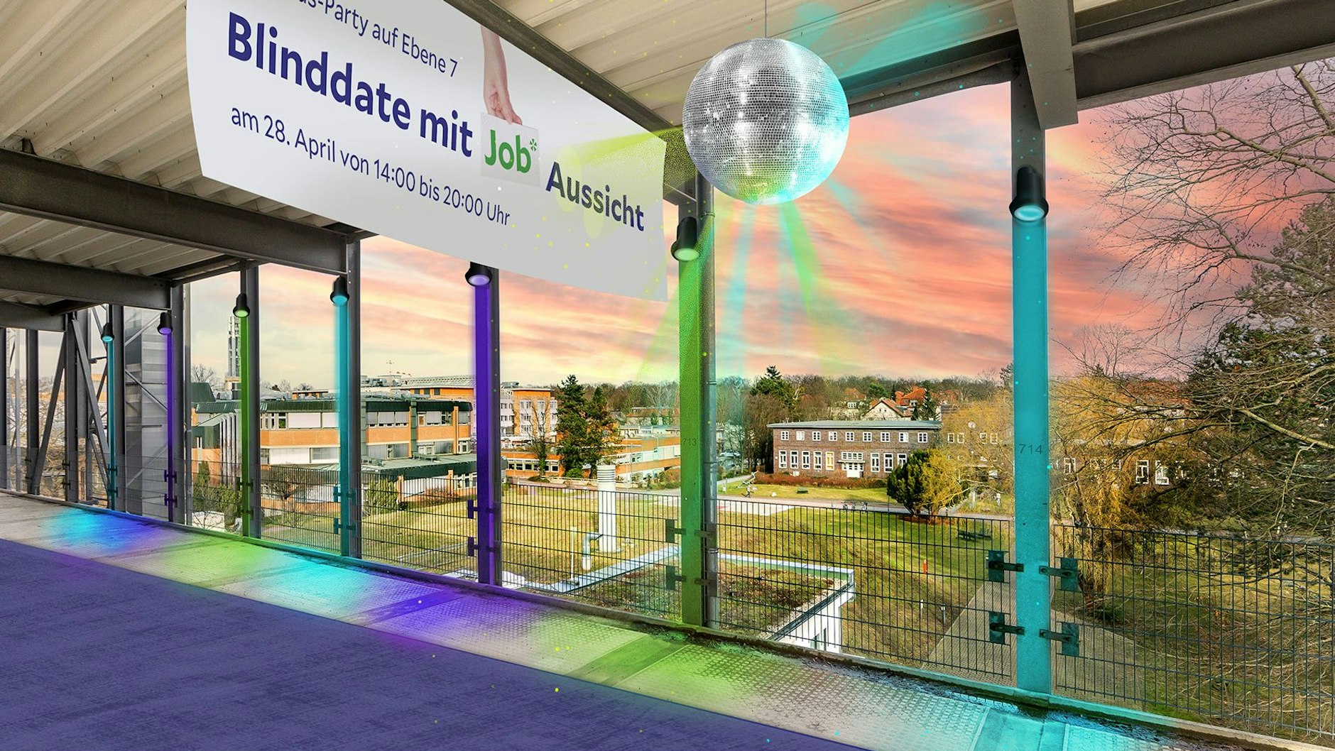 Parkdeck als Partylocation: das Klinikum Emil von Behring aus ungewöhnlicher Perspektive.