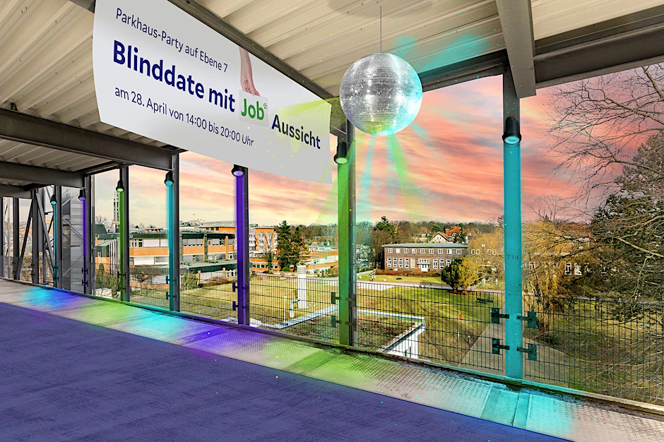 Parkdeck als Partylocation: das Klinikum Emil von Behring aus ungewöhnlicher Perspektive.