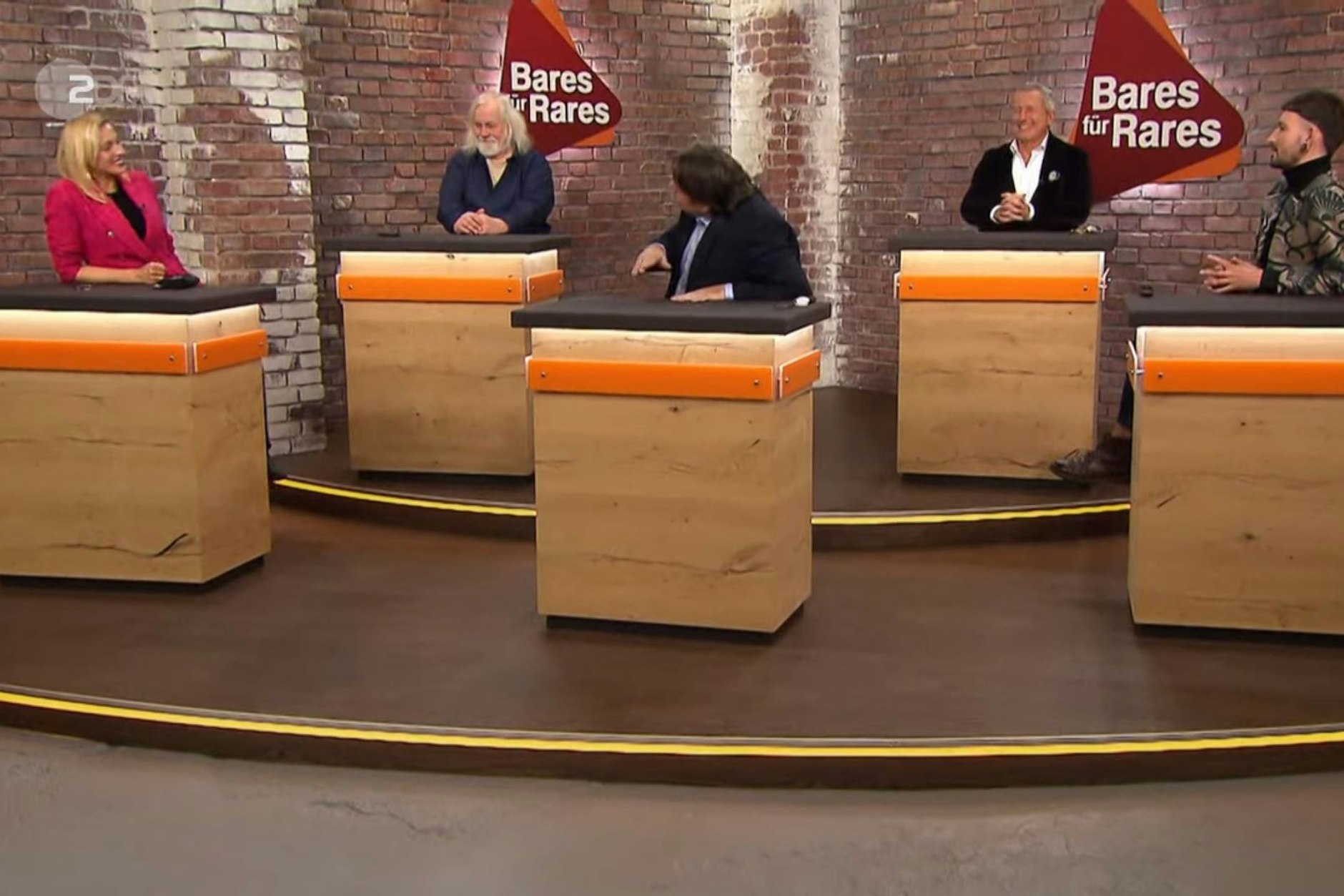 Beim Bares für Rares Team wird Gold immer wieder gerne gesehen.