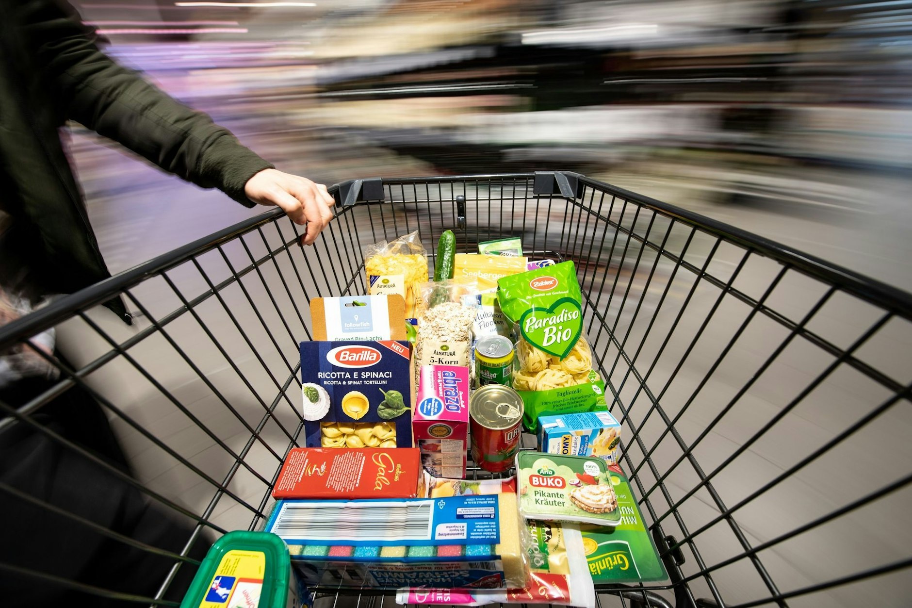 Die Preise steigen und steigen – die Inflation trifft Ärmere am stärksten.