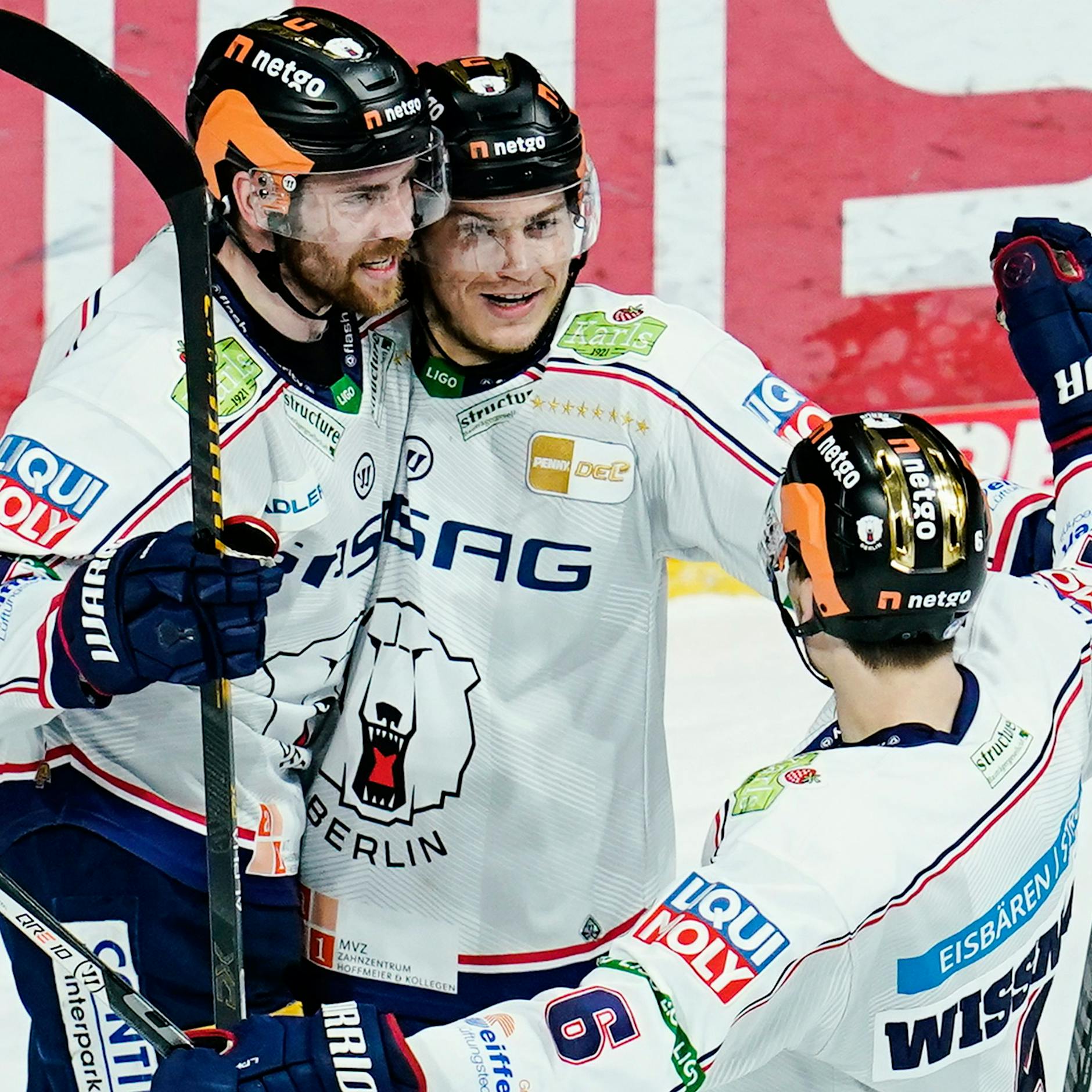 6:3 in Mannheim! Eisbären machen Riesenschritt in Richtung Finale