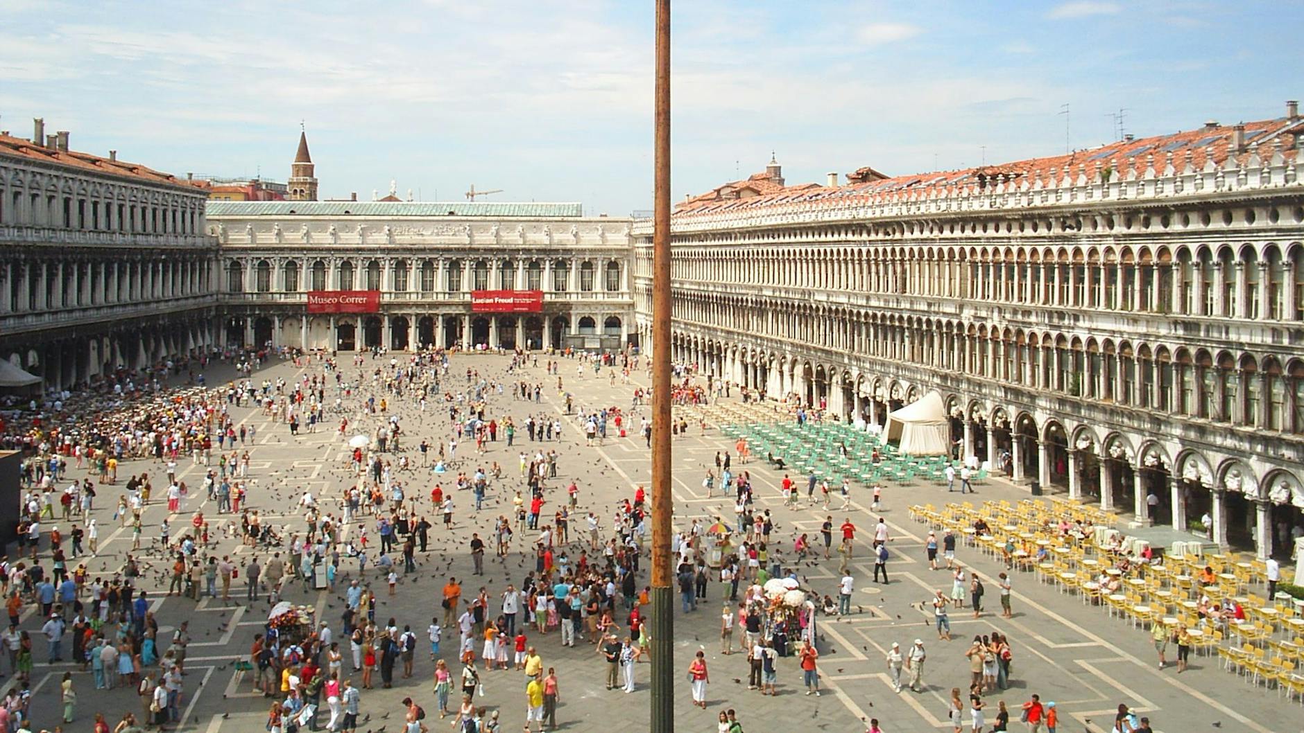 Der Markusplatz gilt vollkommen zu Recht als einer der schönsten Plätze der Welt.