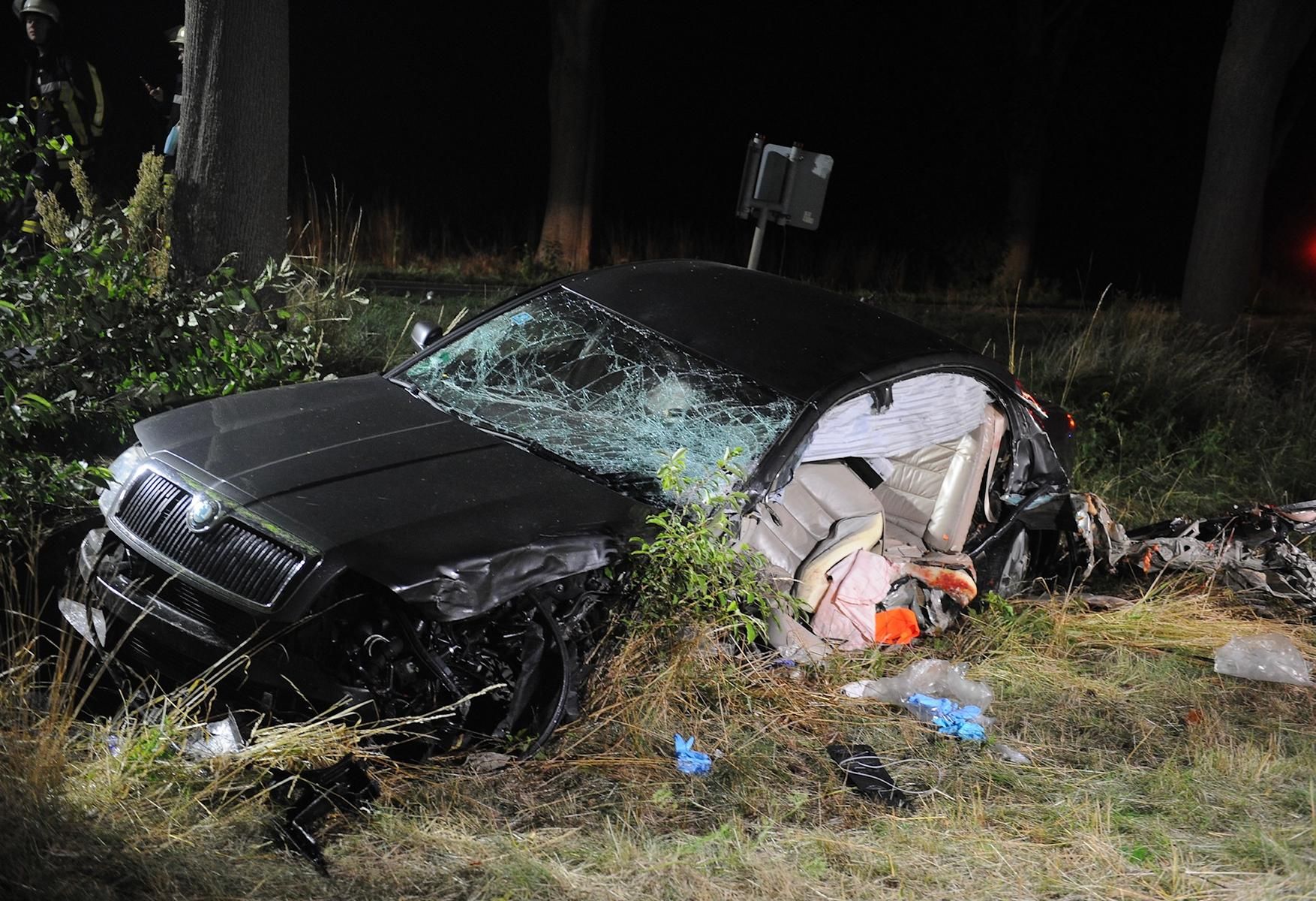 Besoffen und viel zu schnell: Unfall-Fahrer muss in U-Haft. Tatvorwurf: Zweifacher Mord!