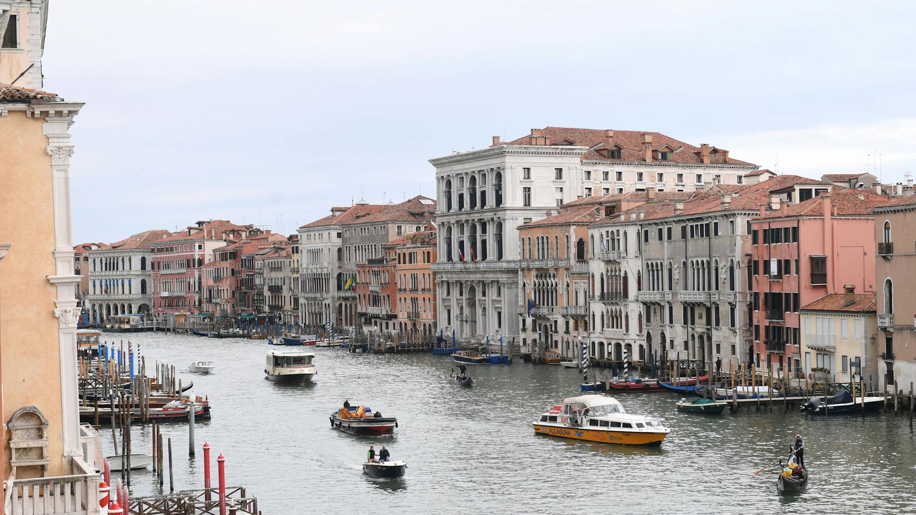 Der Canal Grande ist die Hauptverkehrsader der Lagunenstadt.