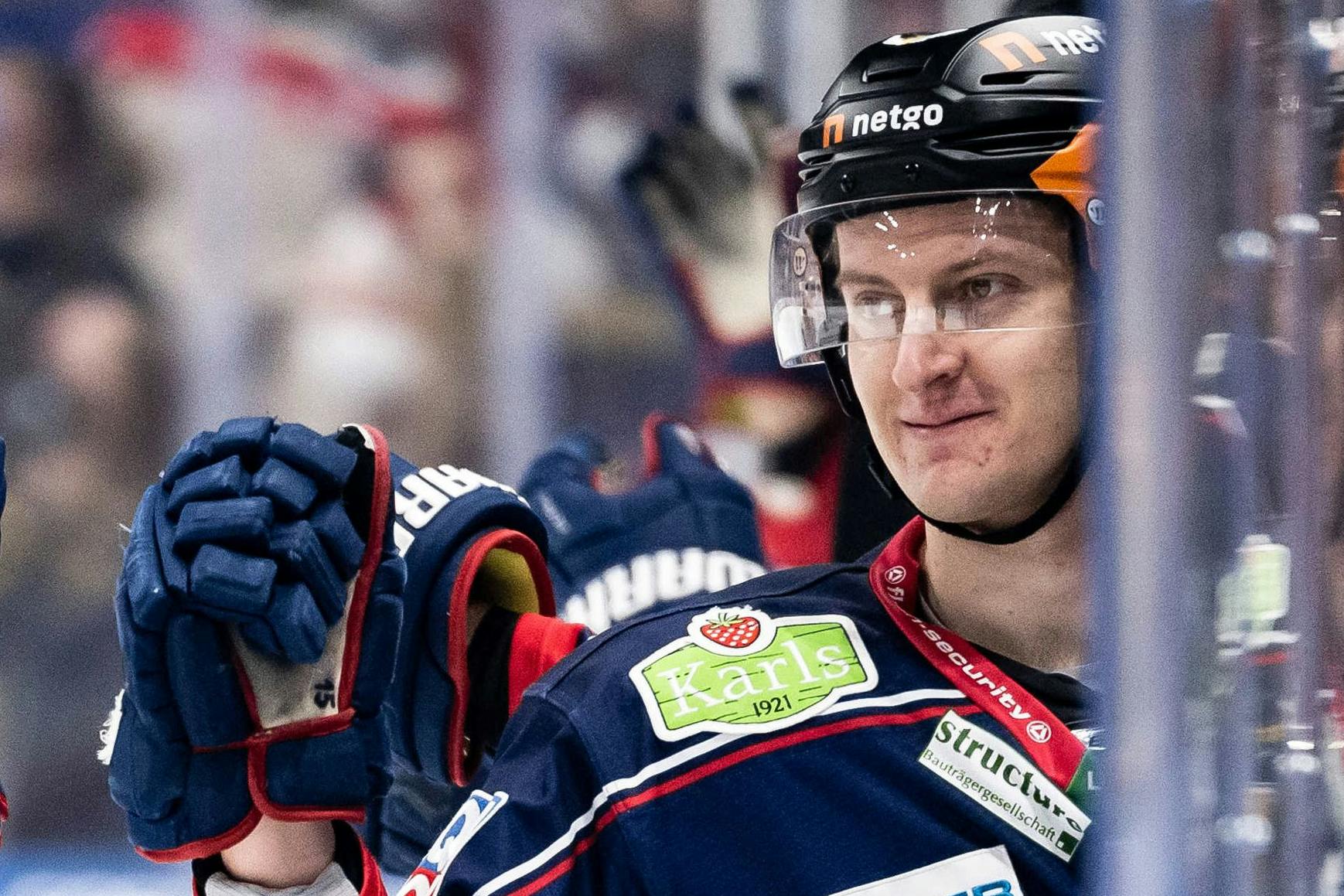 Eisbären-Stürmer Manuel Wiederer will erst den Meister-Titel verteidigen und dann im Herbst den San Jose Sharks zeigen, was er drauf hat.