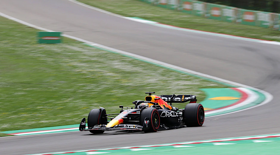 Am Ende doch Schnellster! Max Verstappen holt sich in seinem Red-Bull-Renner die Pole.