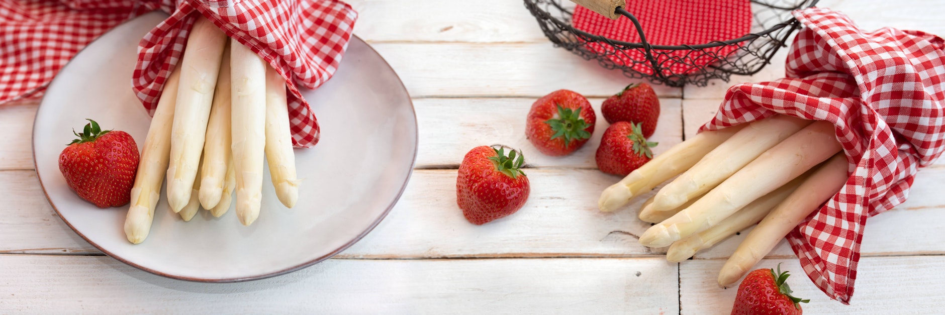 Spargel ist lacker und extrem kalorienarm. 