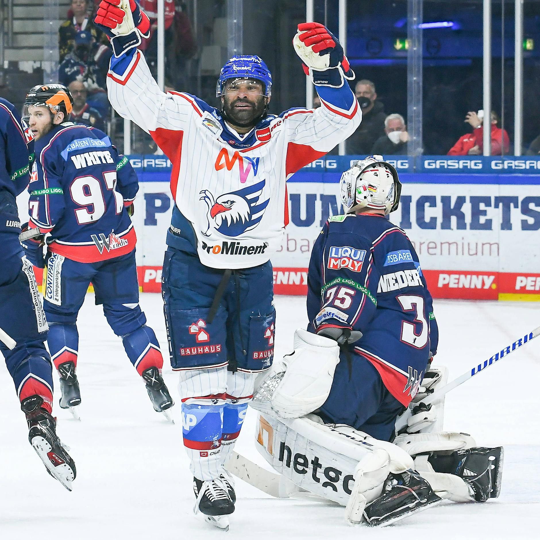 3:5! Eisbären vergeben gegen Mannheim den ersten Matchpuck