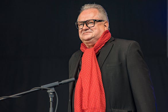 Infobox image