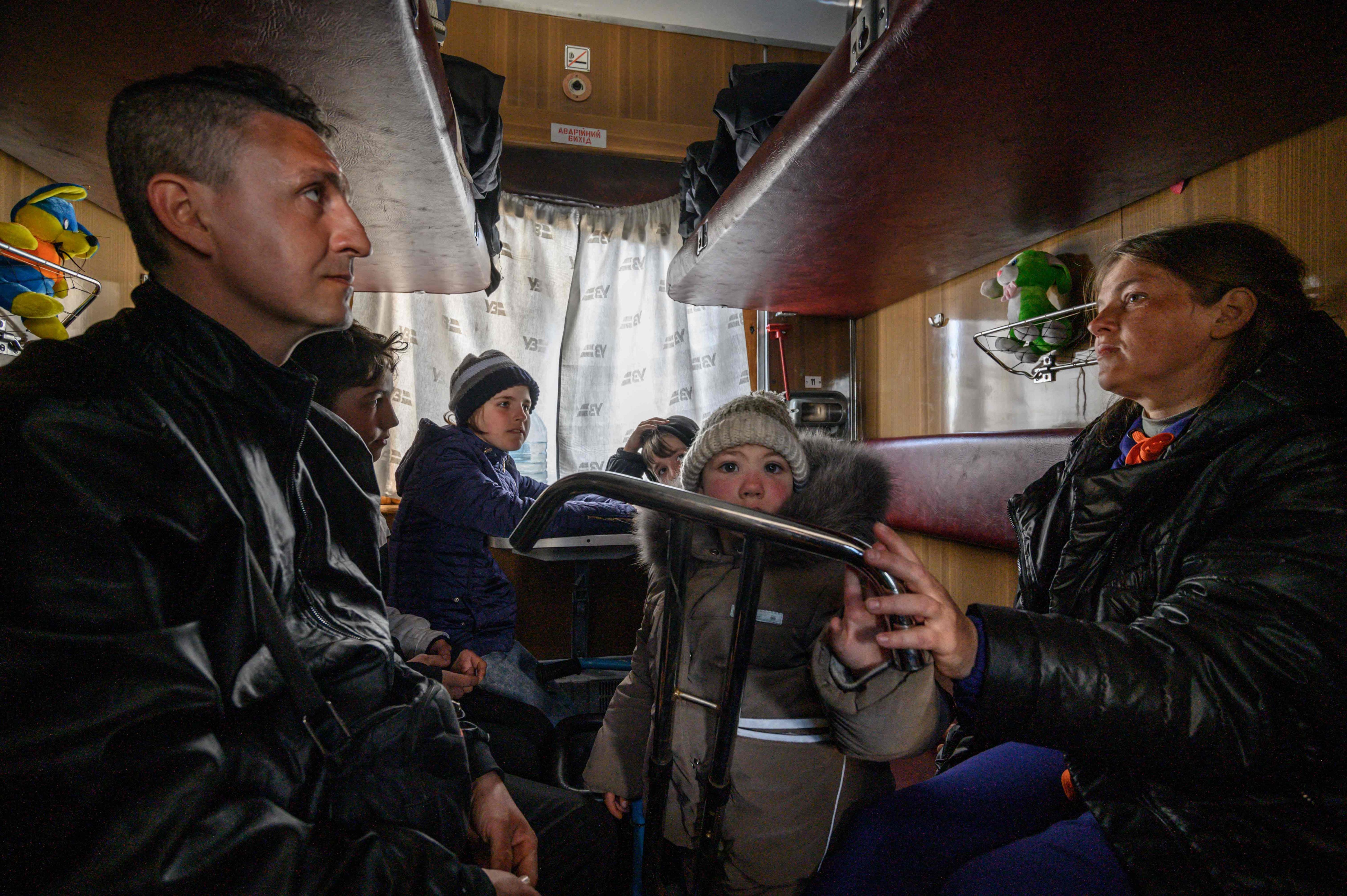 Image - 225 Kilometer zu Fuß auf der Flucht aus Mariupol: „Wir hatten mehr Angst, an Hunger zu sterben, als bei einem Bombenangriff“