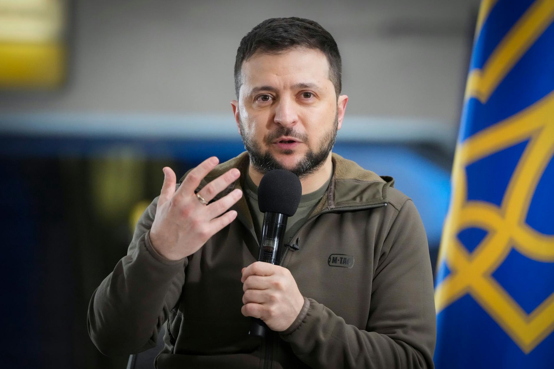 Wolodymyr Selenskyj, Präsident der Ukraine, kritisiert die russischen Filtrationslager.