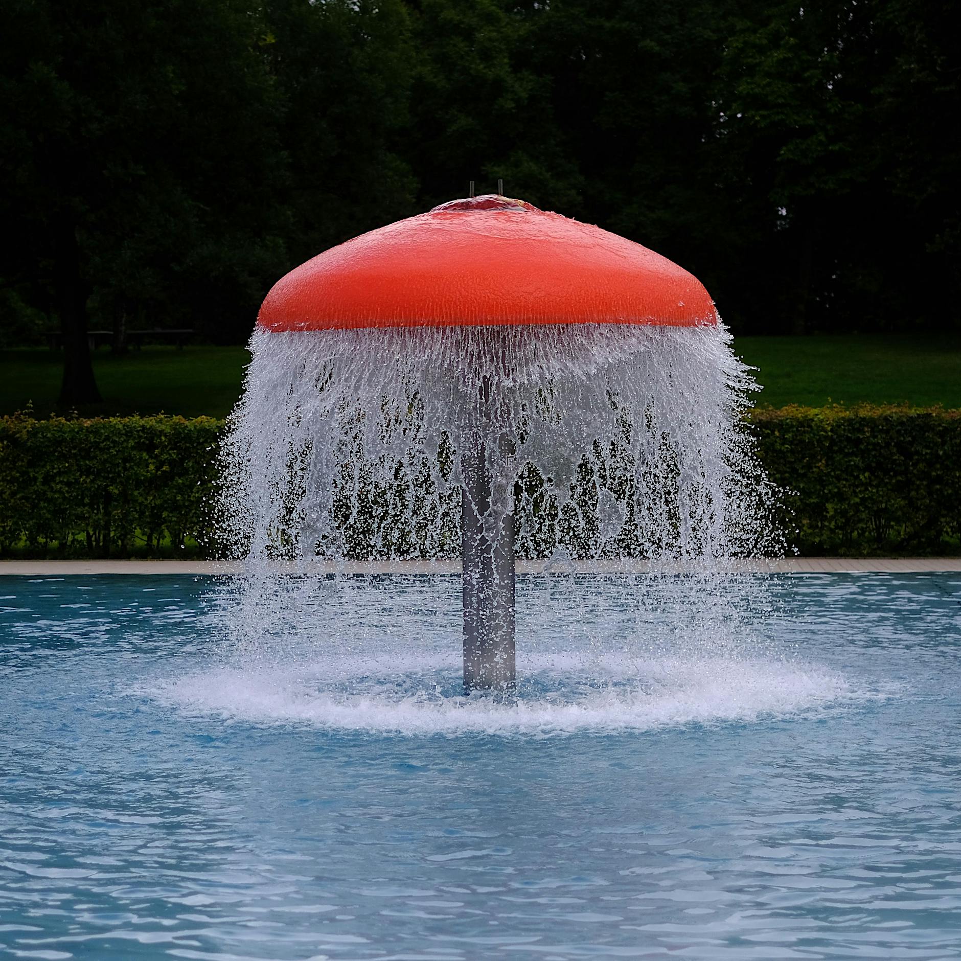 Kaltes Wasser in Berliner Freibädern – aus Solidarität mit der Ukraine